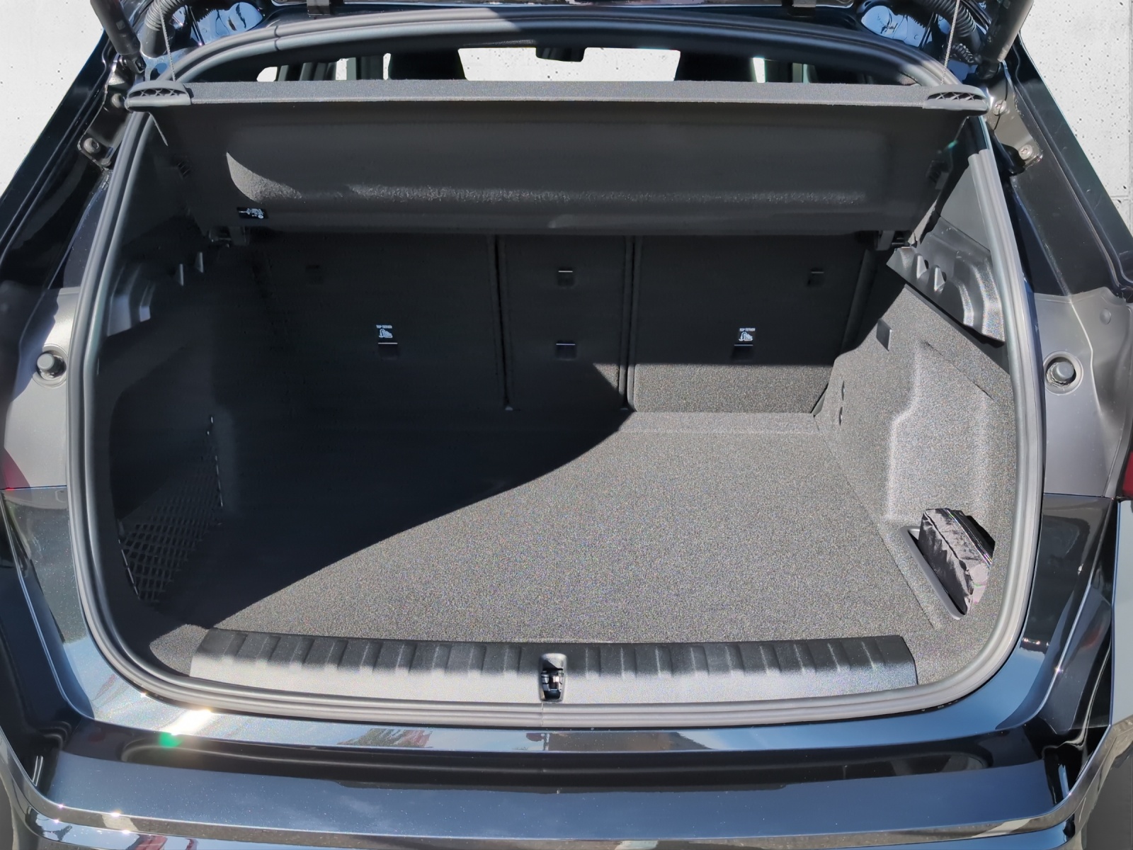 BMW iX1 eDrive 20 M Sport-image-15