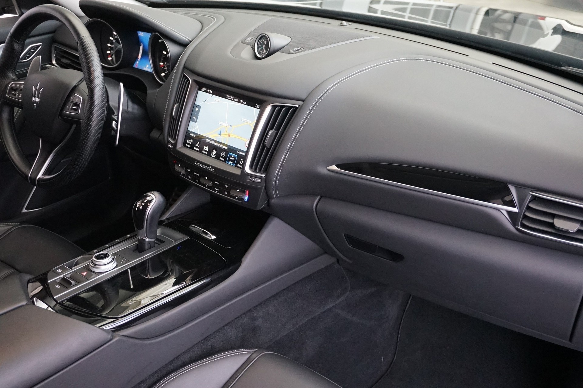MASERATI Levante S 3.0 V6 Bi-Turbo "Gran Sport" 430PS 4WD-image-13