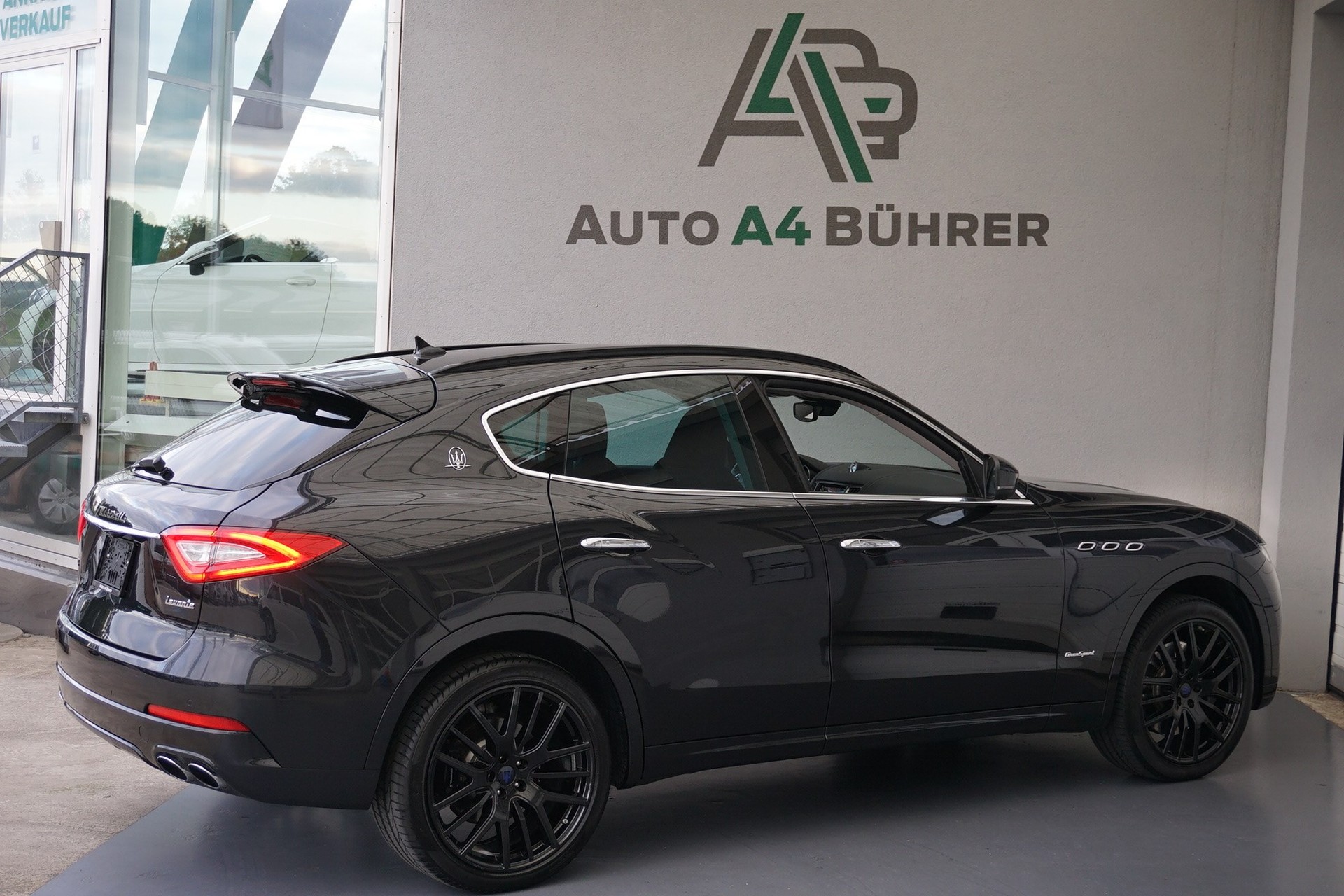 MASERATI Levante S 3.0 V6 Bi-Turbo "Gran Sport" 430PS 4WD-image-6