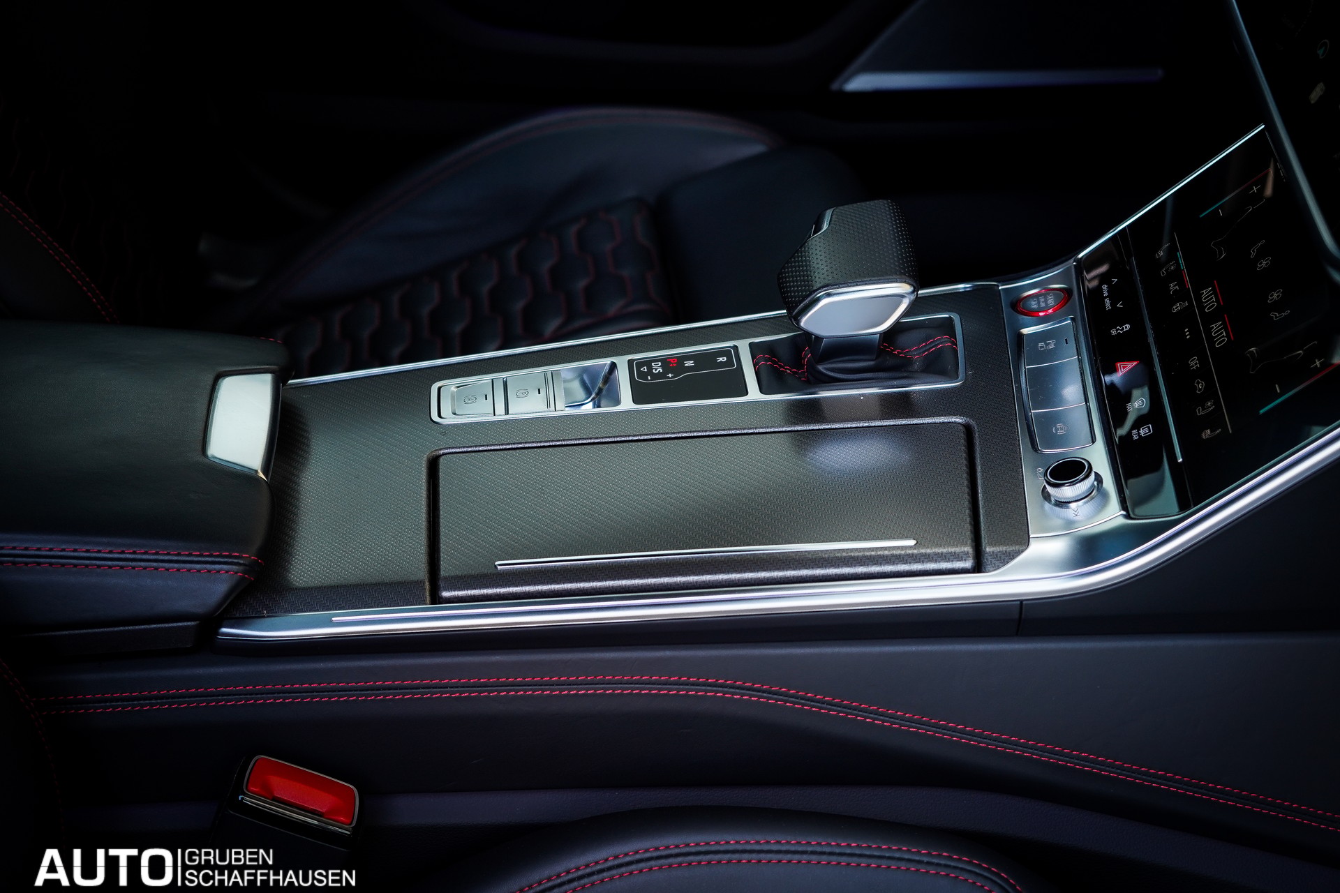 AUDI RS6 Avant 4.0 TFSI V8 quattro-image-15