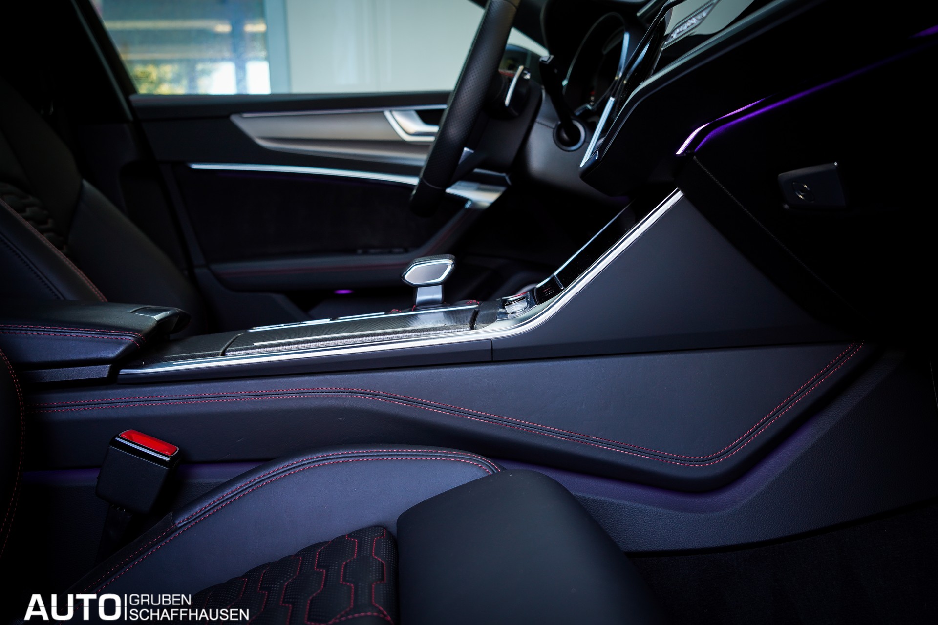 AUDI RS6 Avant 4.0 TFSI V8 quattro-image-14
