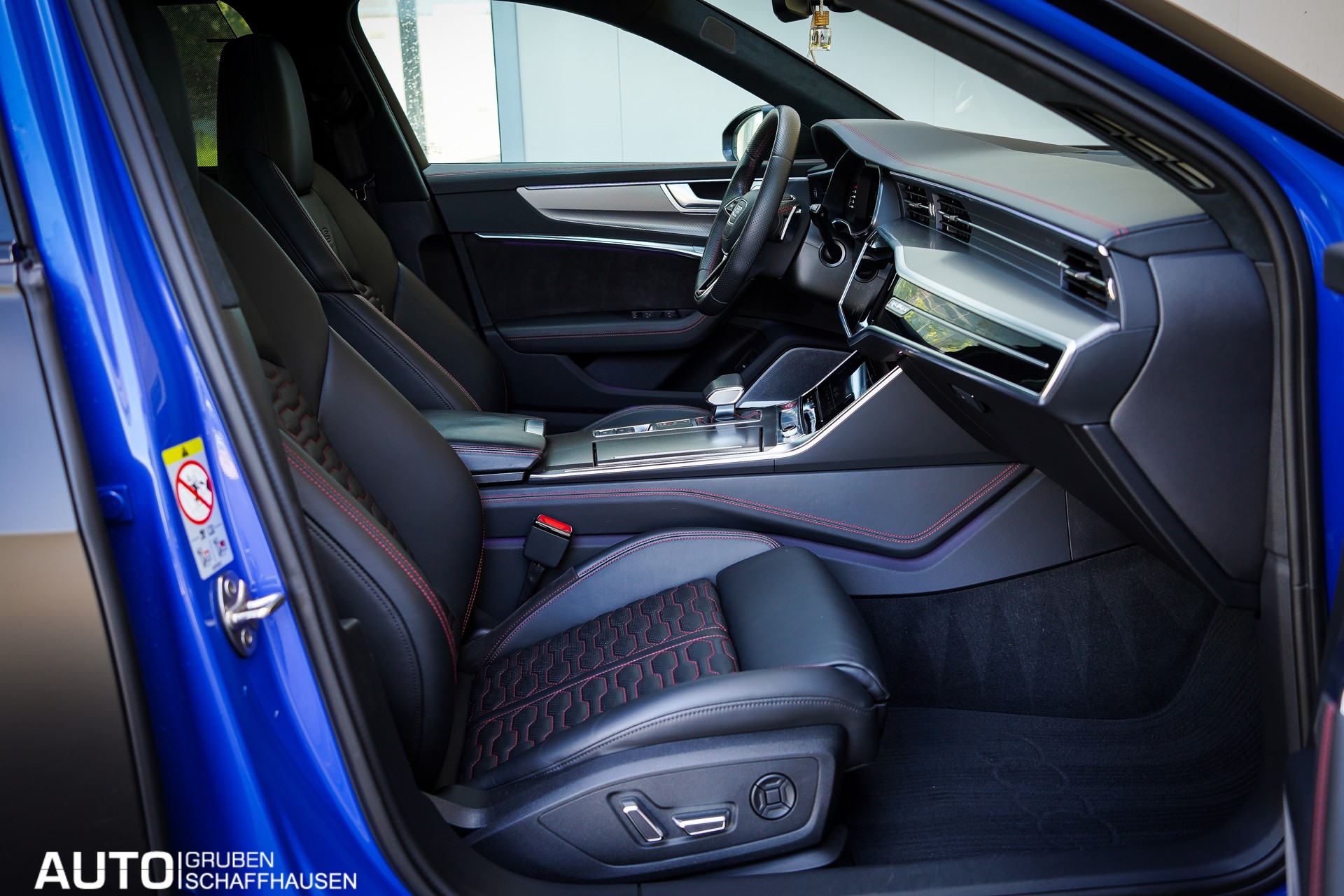 AUDI RS6 Avant 4.0 TFSI V8 quattro-image-13