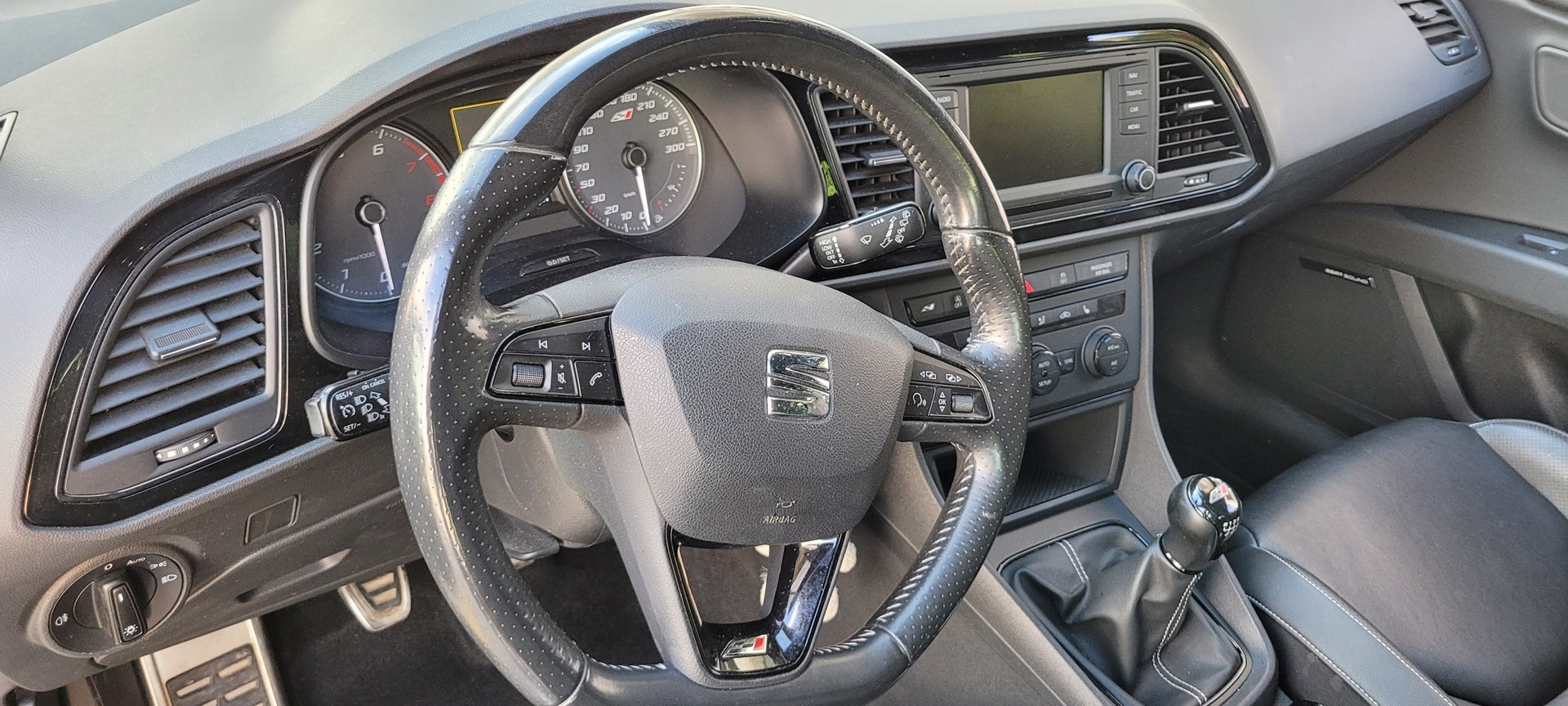 SEAT Leon 2.0 TSI Cupra 280-image-4