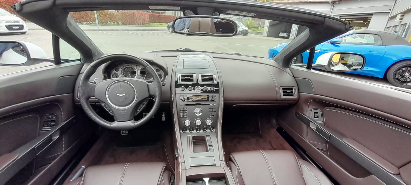 ASTON MARTIN V8 Vantage 4.3-image-11