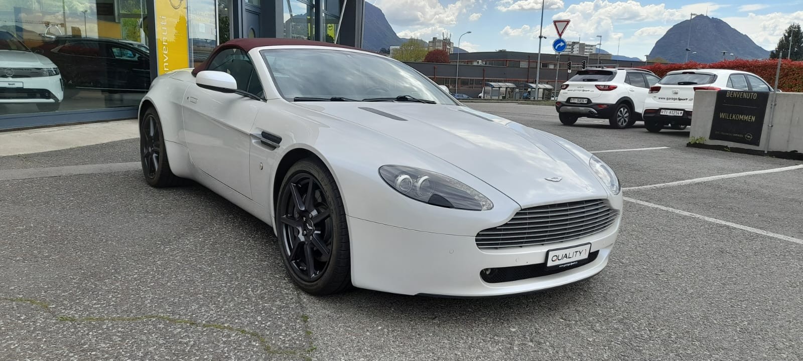 ASTON MARTIN V8 Vantage 4.3-image-0
