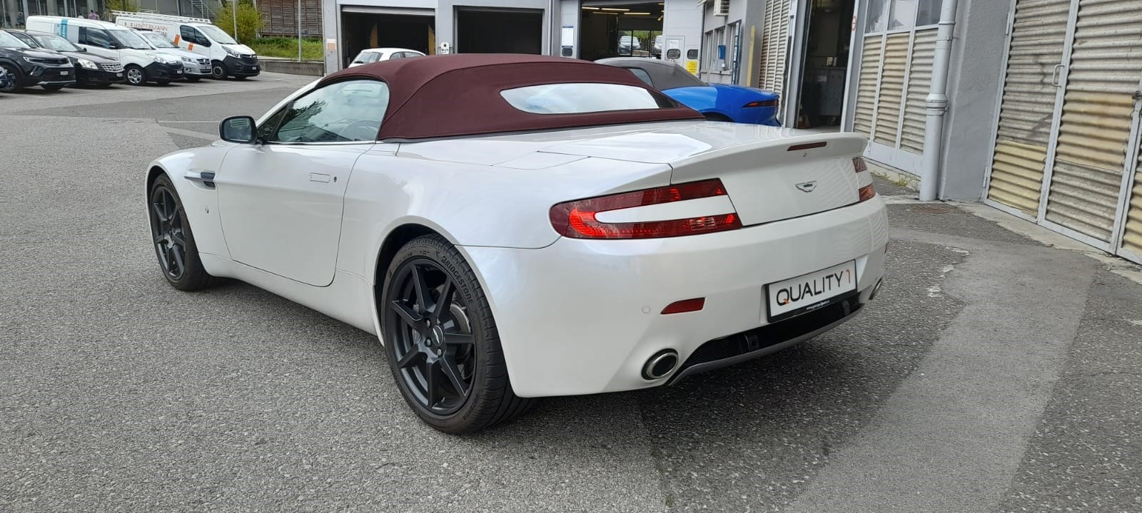 ASTON MARTIN V8 Vantage 4.3-image-5