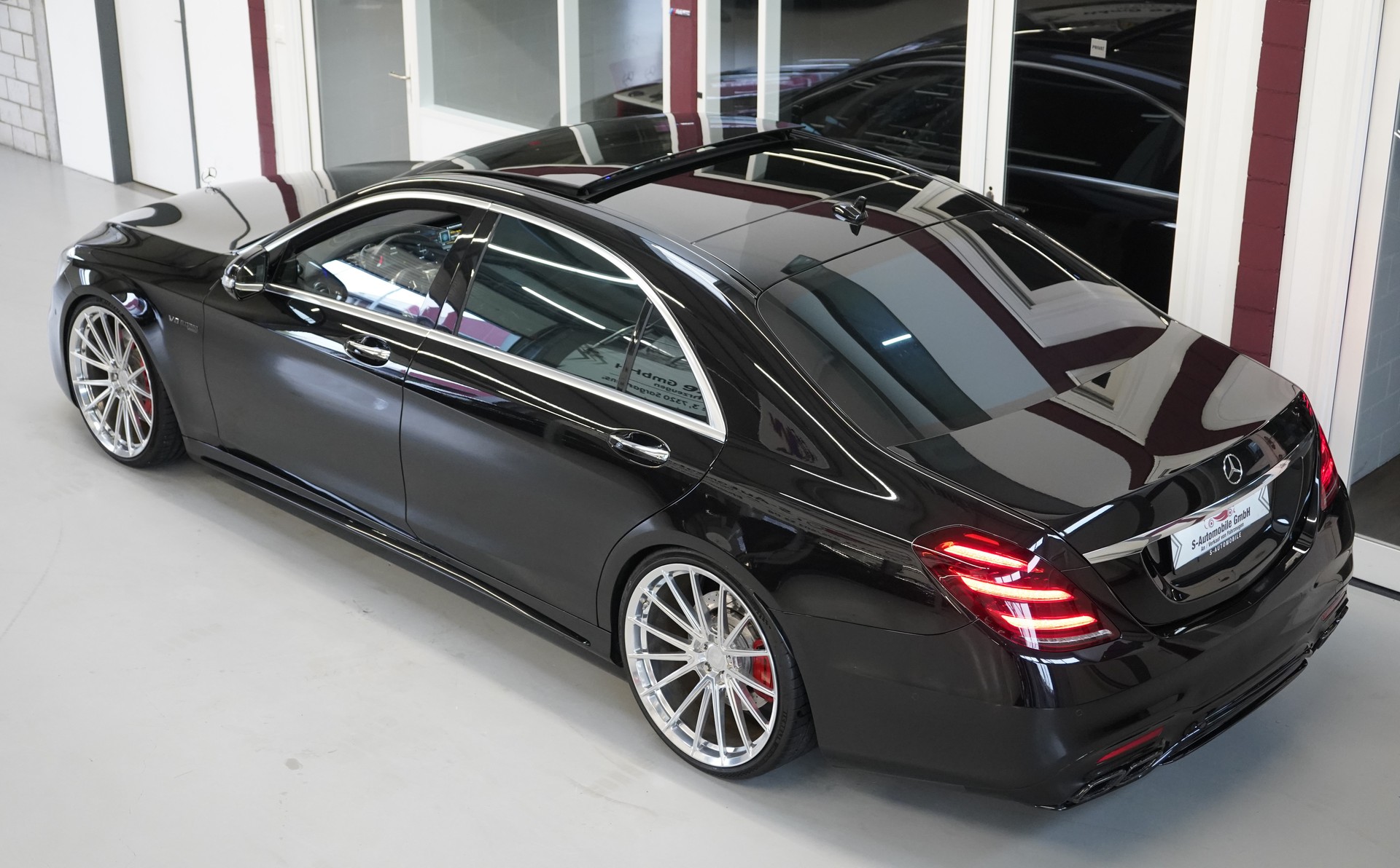 MERCEDES-BENZ S 63 AMG L 4Matic+ 9G-Tronic-image-4