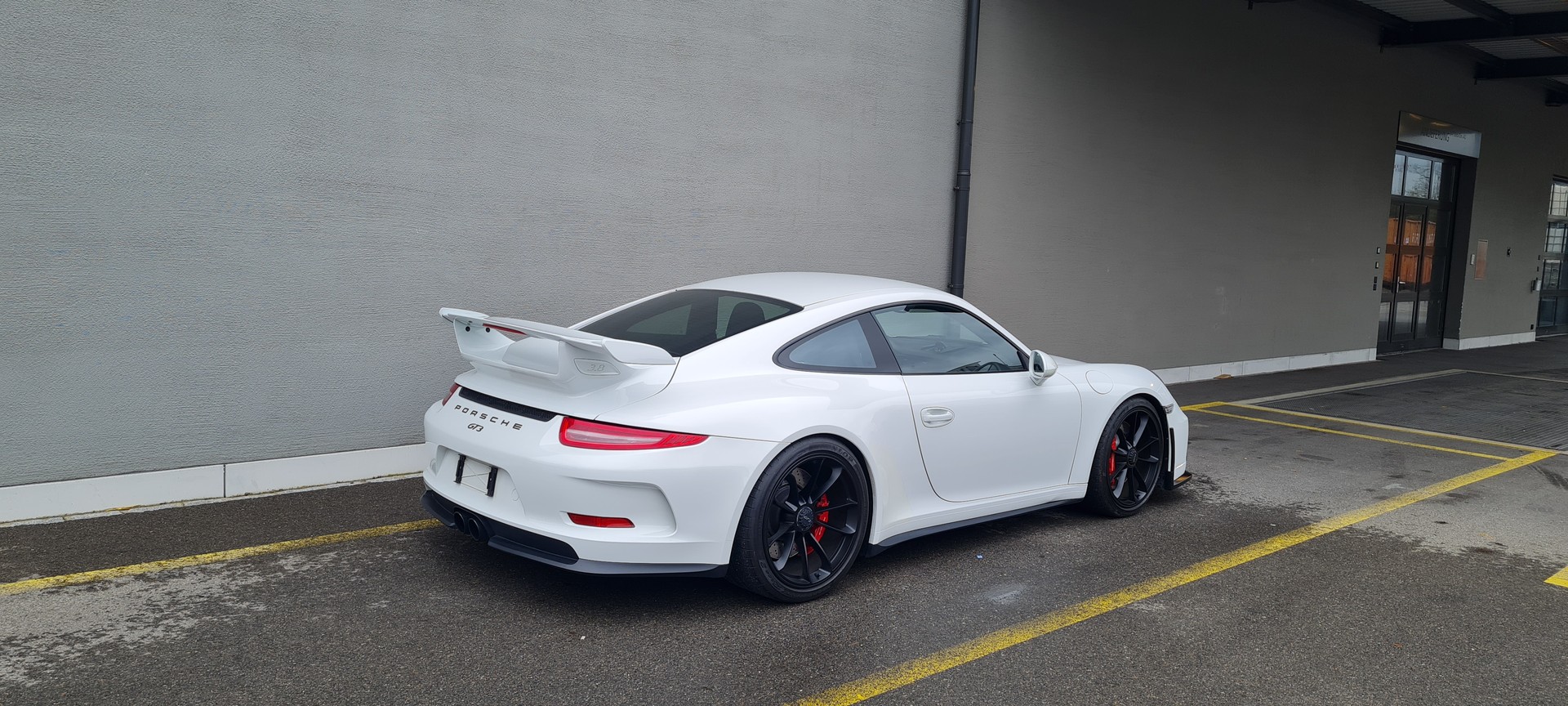 PORSCHE 911 GT3-image-0