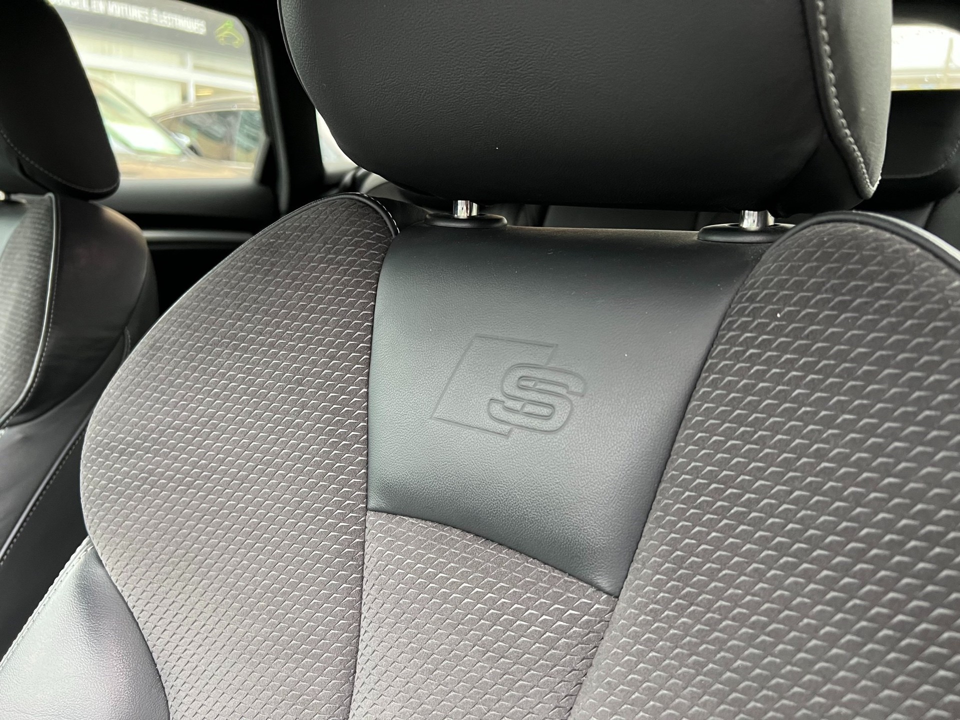 AUDI S3 Sportback 2.0 TFSI quattro S-tronic-image-11