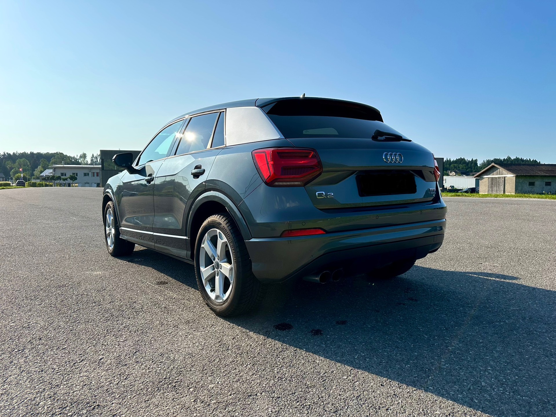 AUDI Q2 2.0 TFSI sport quattro S-tronic-image-2