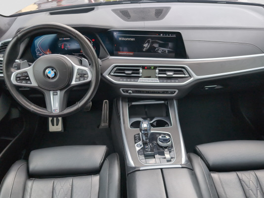BMW X7 xDrive M50i-image-10