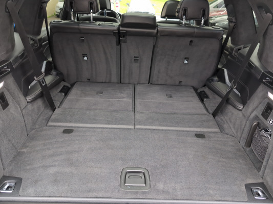 BMW X7 xDrive M50i-image-12