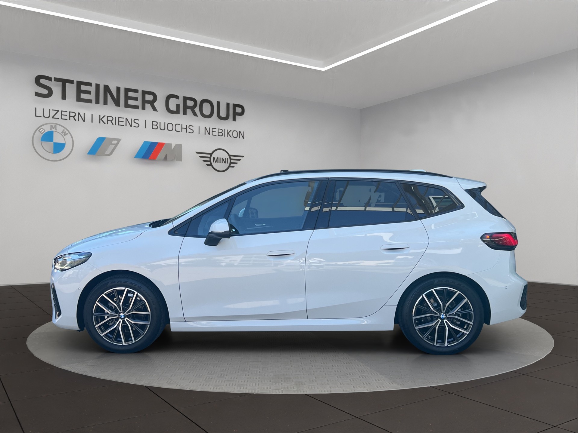 BMW 218d Active Tourer M Sport DKG-showroom-element-3