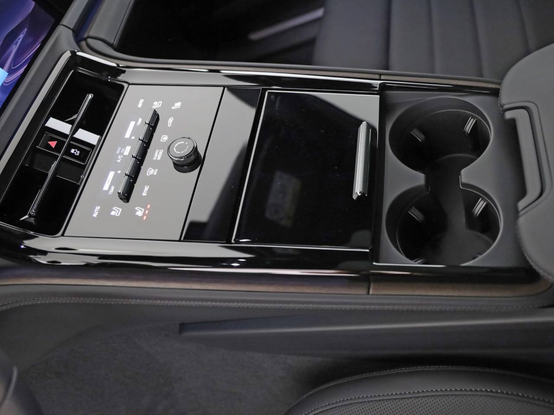 PORSCHE Panamera 4 E-Hybrid-image-17