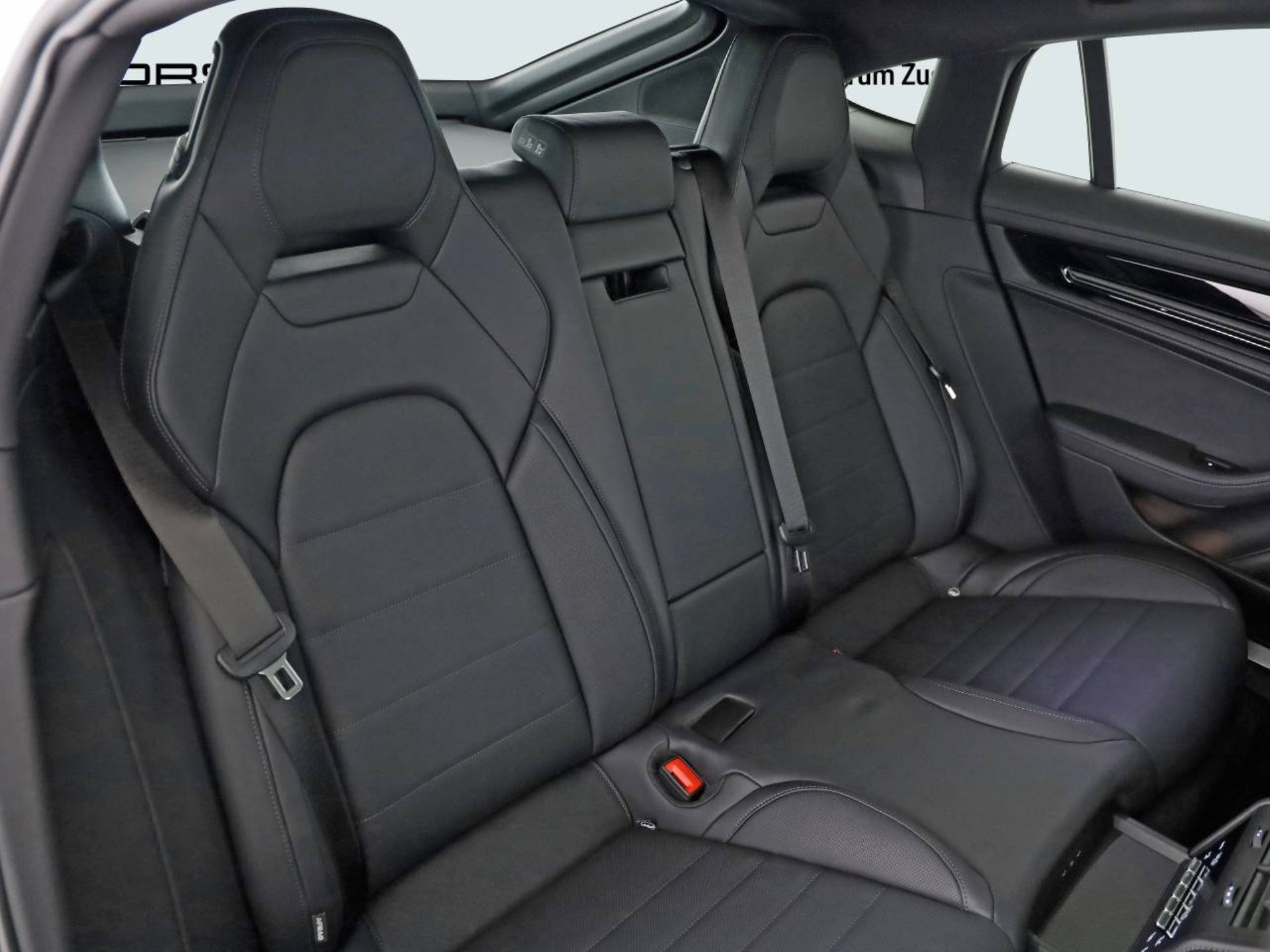 PORSCHE Panamera 4 E-Hybrid-image-10