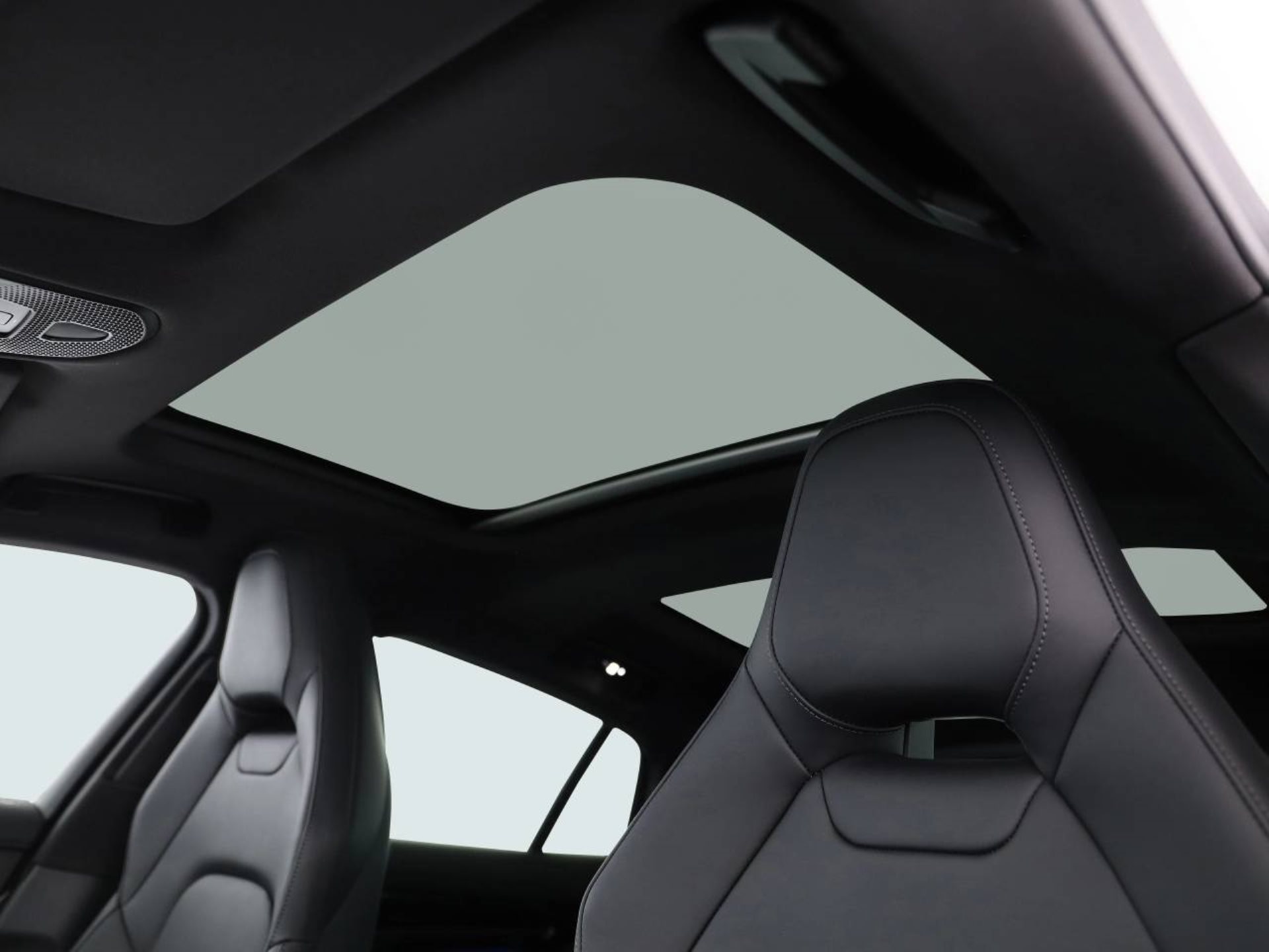 PORSCHE Panamera 4 E-Hybrid-image-11