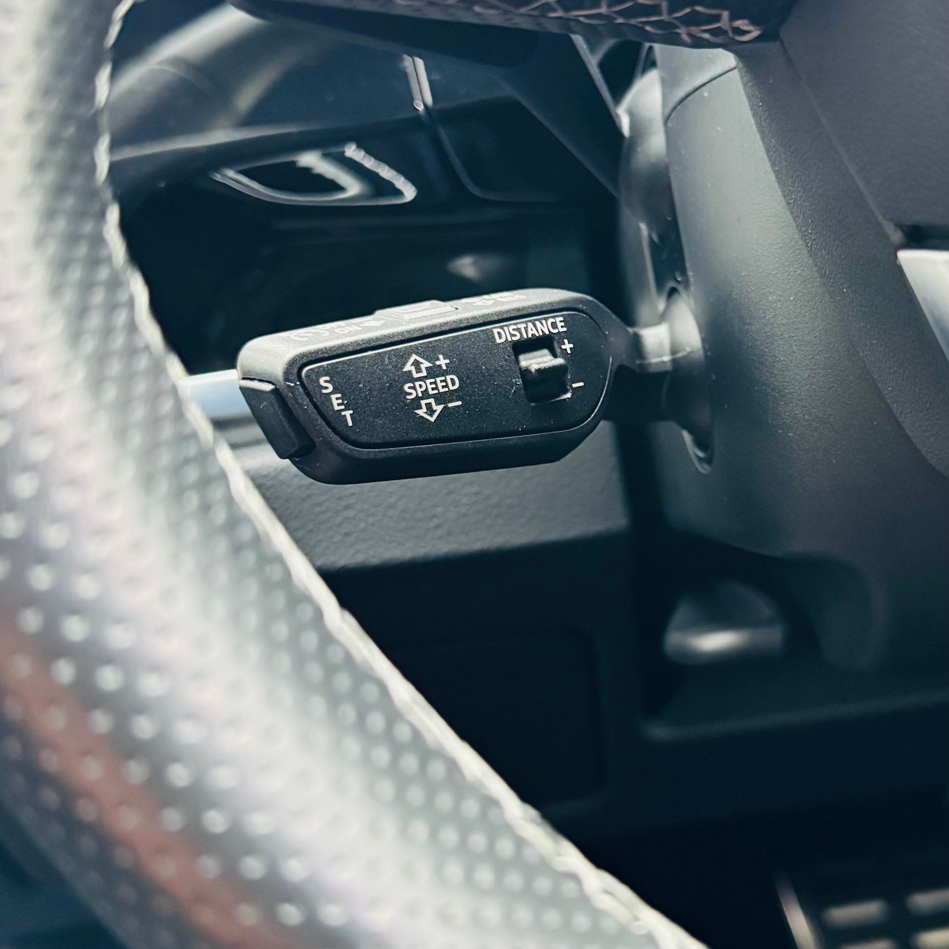 AUDI Q3 35 TFSI S line Attraction S-tronic-image-11