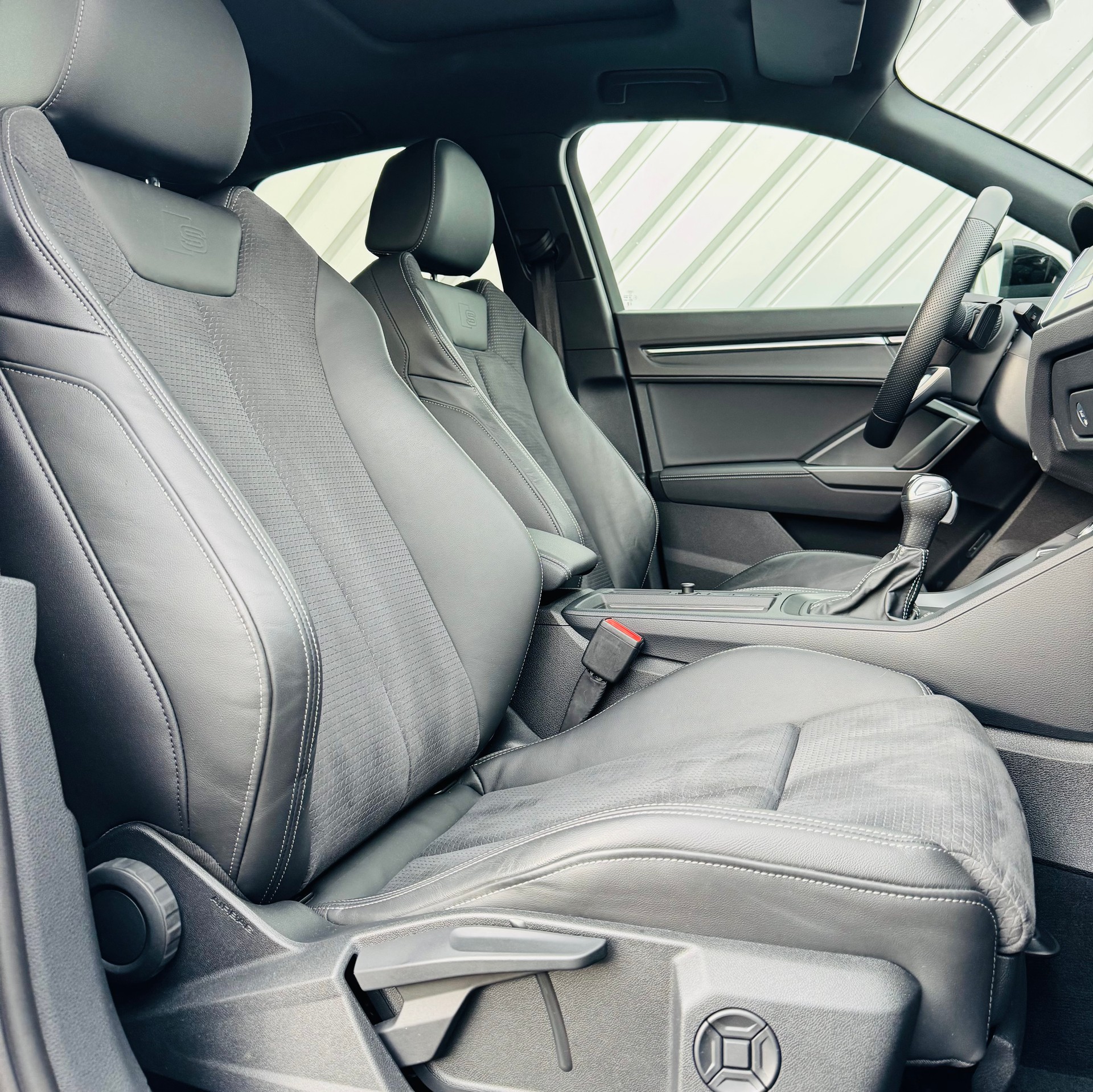 AUDI Q3 35 TFSI S line Attraction S-tronic-image-24