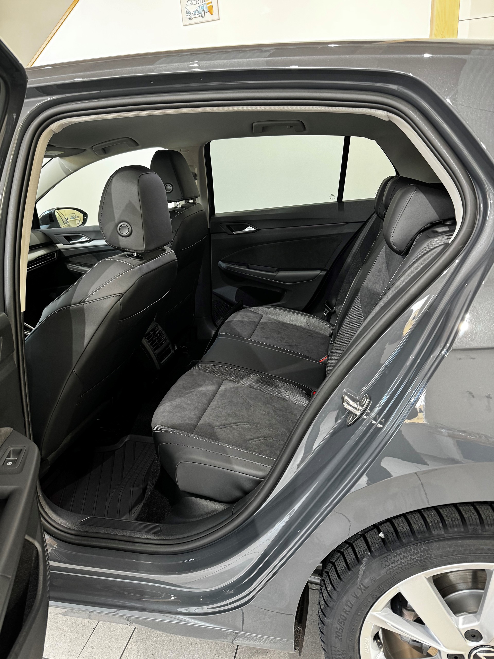 VW Golf VIII 1.5 TSI PHEV DSG 204PS Style-image-5