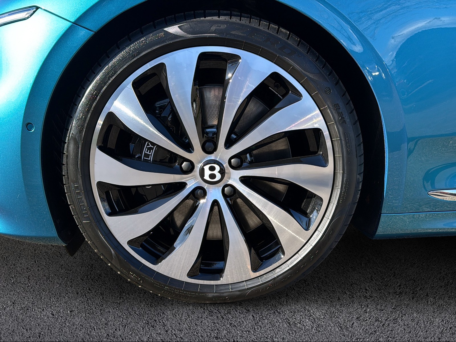 BENTLEY GT V8 Hybrid Azure-image-11
