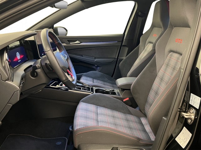 VW Golf 8 2.0 TSI GTI Black Style DSG-image-4