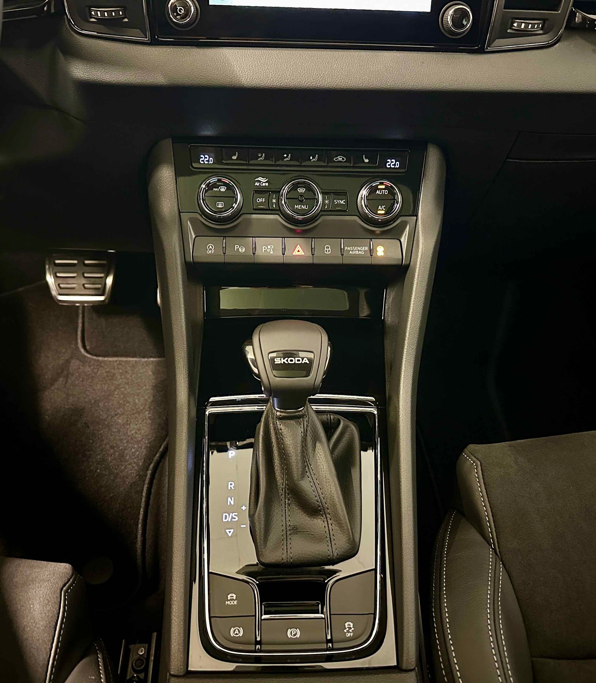 SKODA Karoq 1.5 TSI Dynamic DSG-image-10