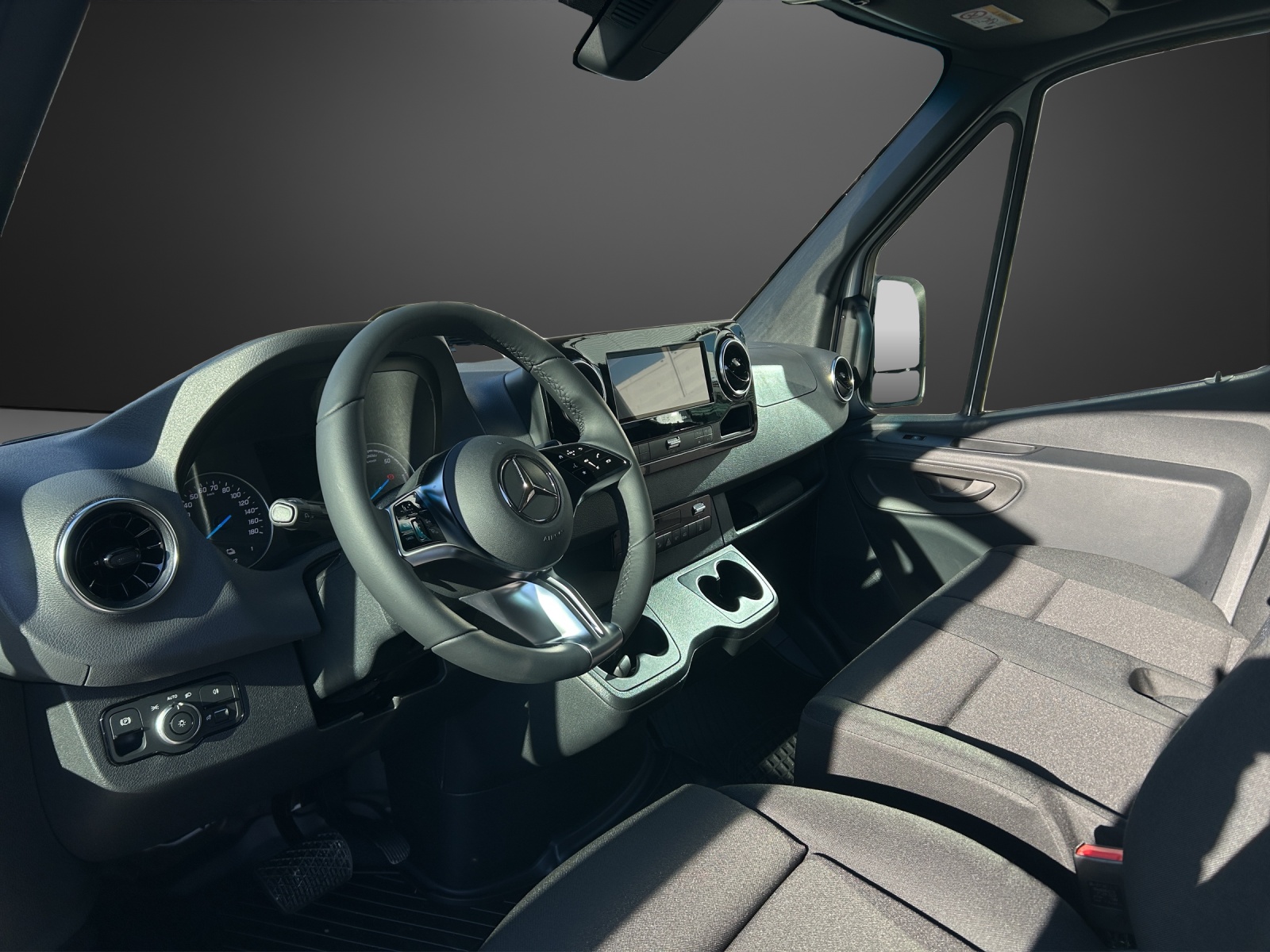 MERCEDES-BENZ eSprinter 320 81kWh Standard Hoch Pro-image-2