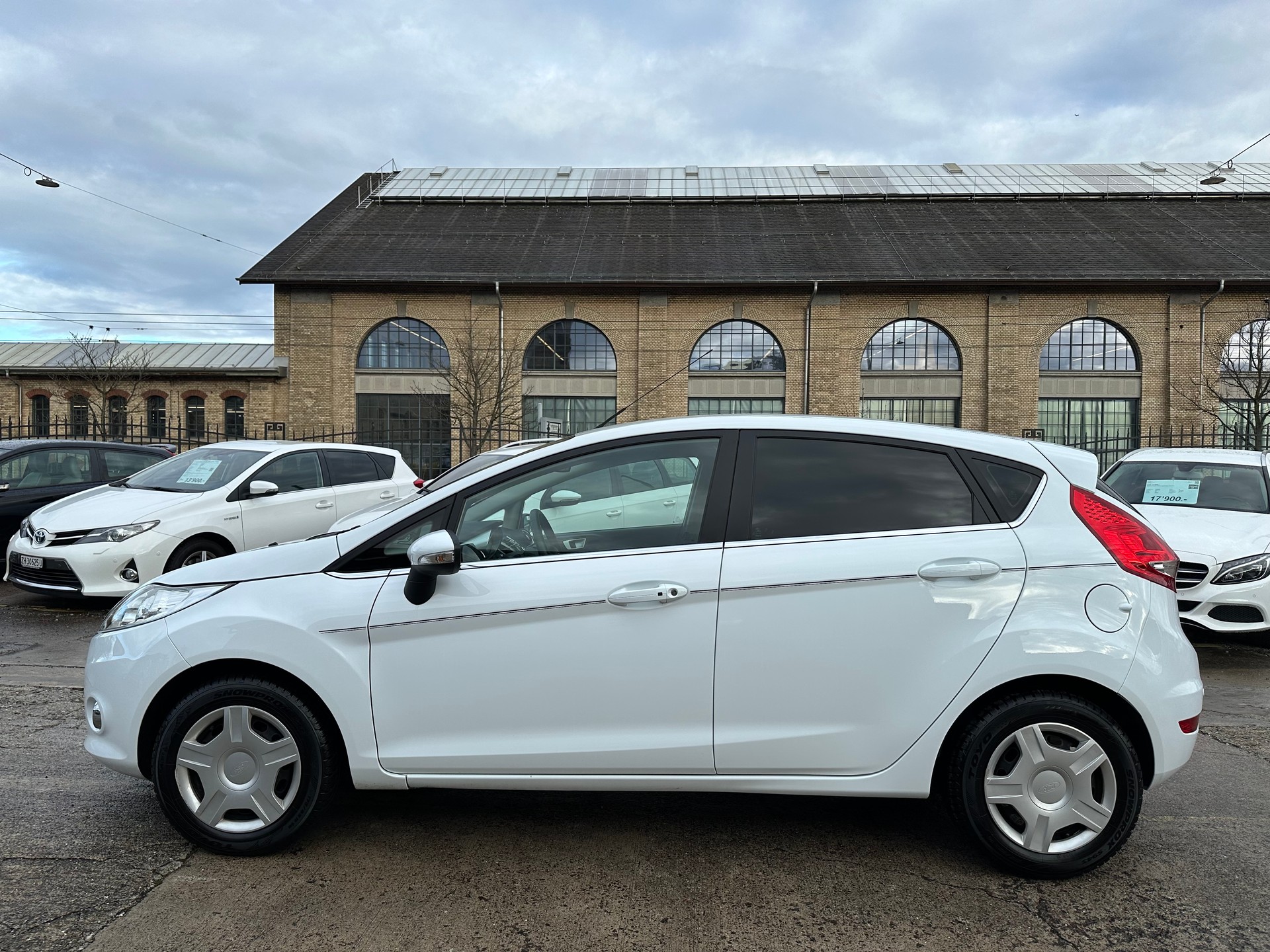 FORD Fiesta 1.4 16V Titanium-image-3