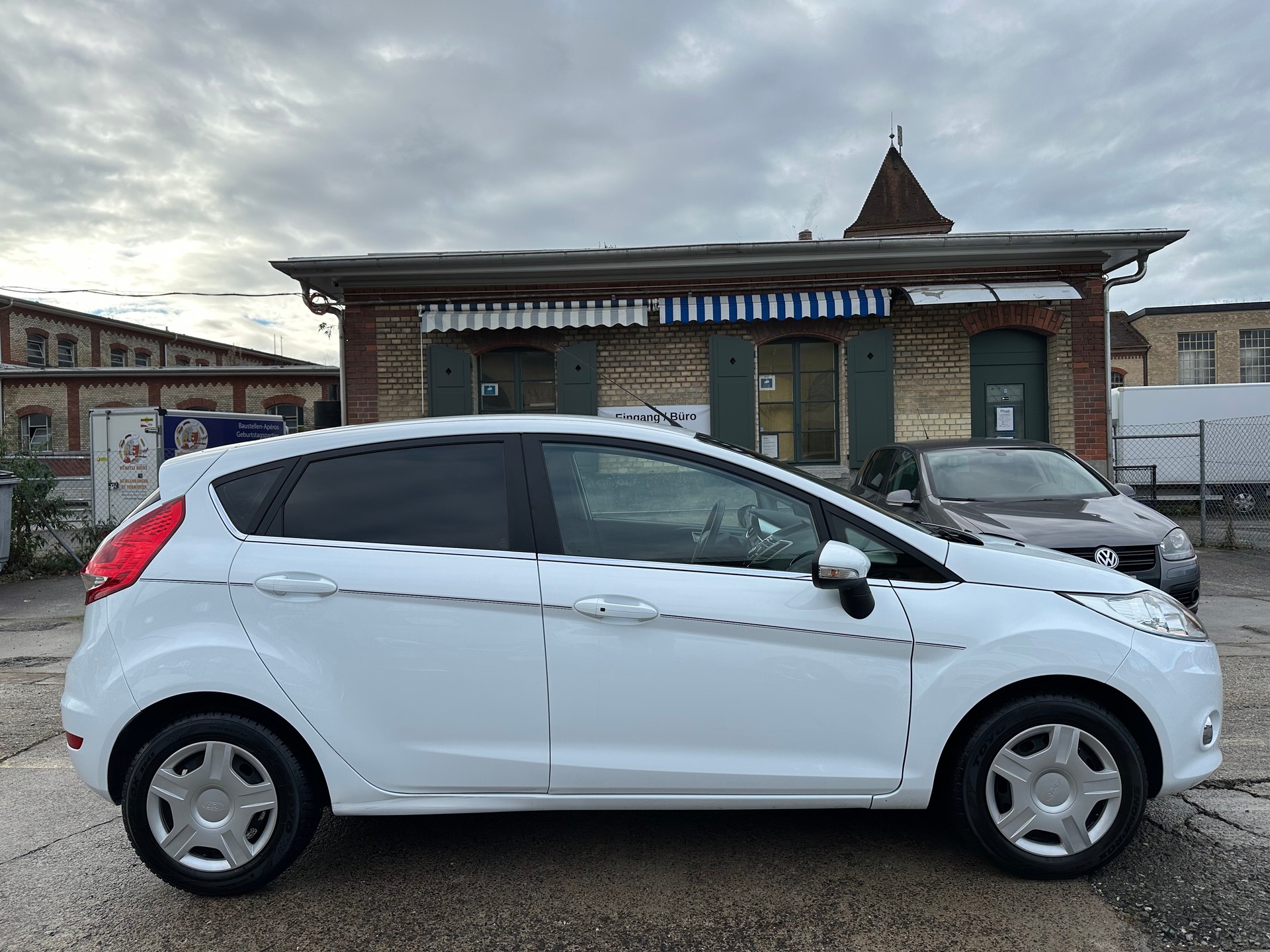 FORD Fiesta 1.4 16V Titanium-image-4