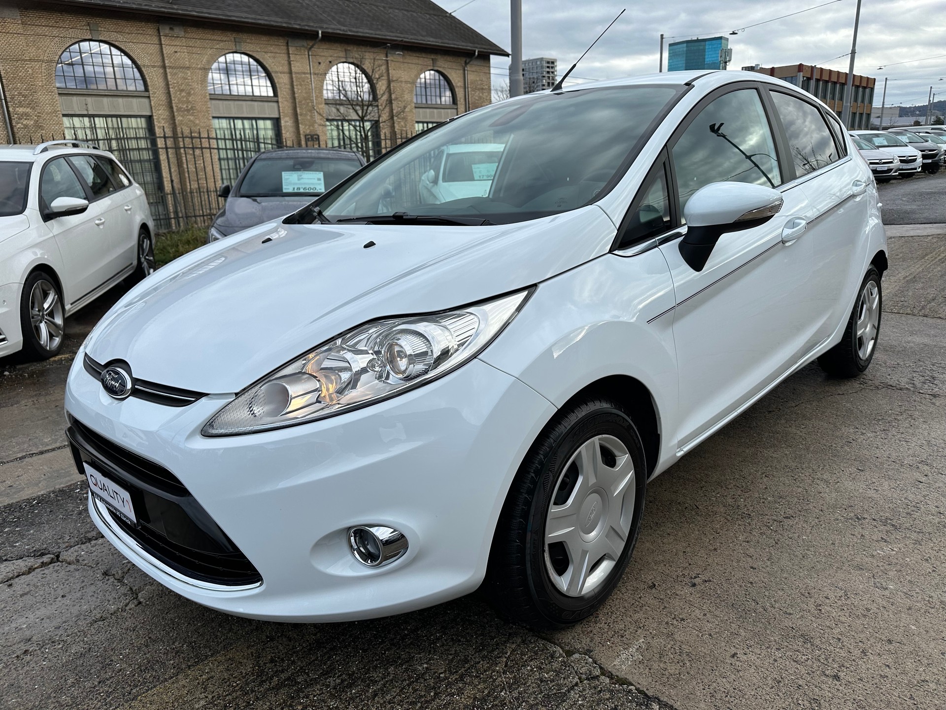 FORD Fiesta 1.4 16V Titanium-image-0