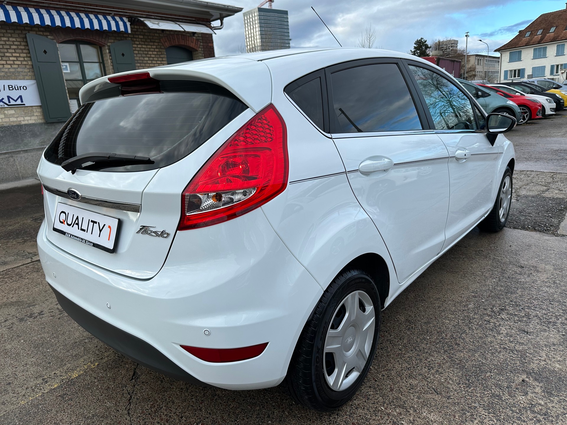 FORD Fiesta 1.4 16V Titanium-image-6