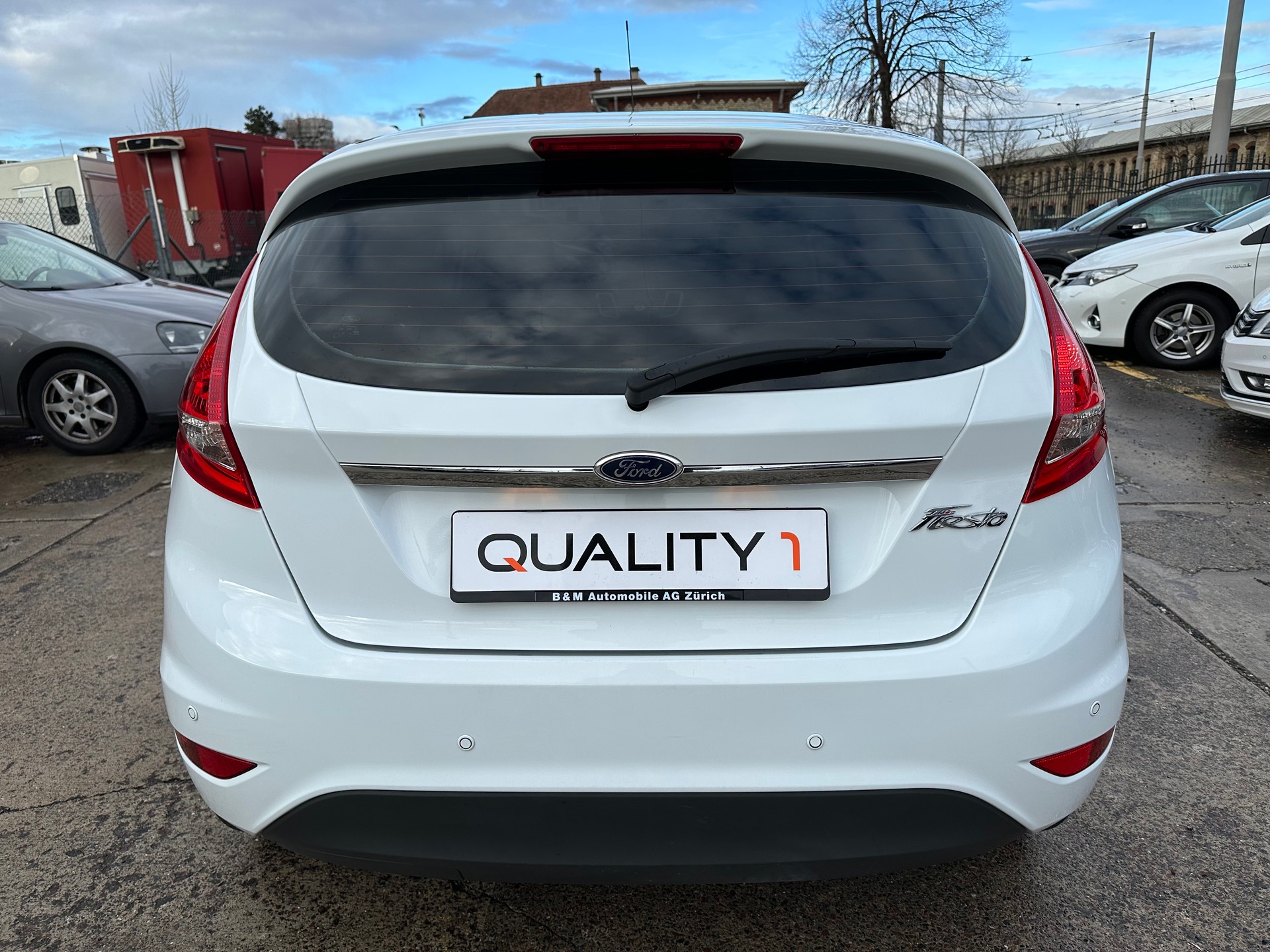 FORD Fiesta 1.4 16V Titanium-image-7