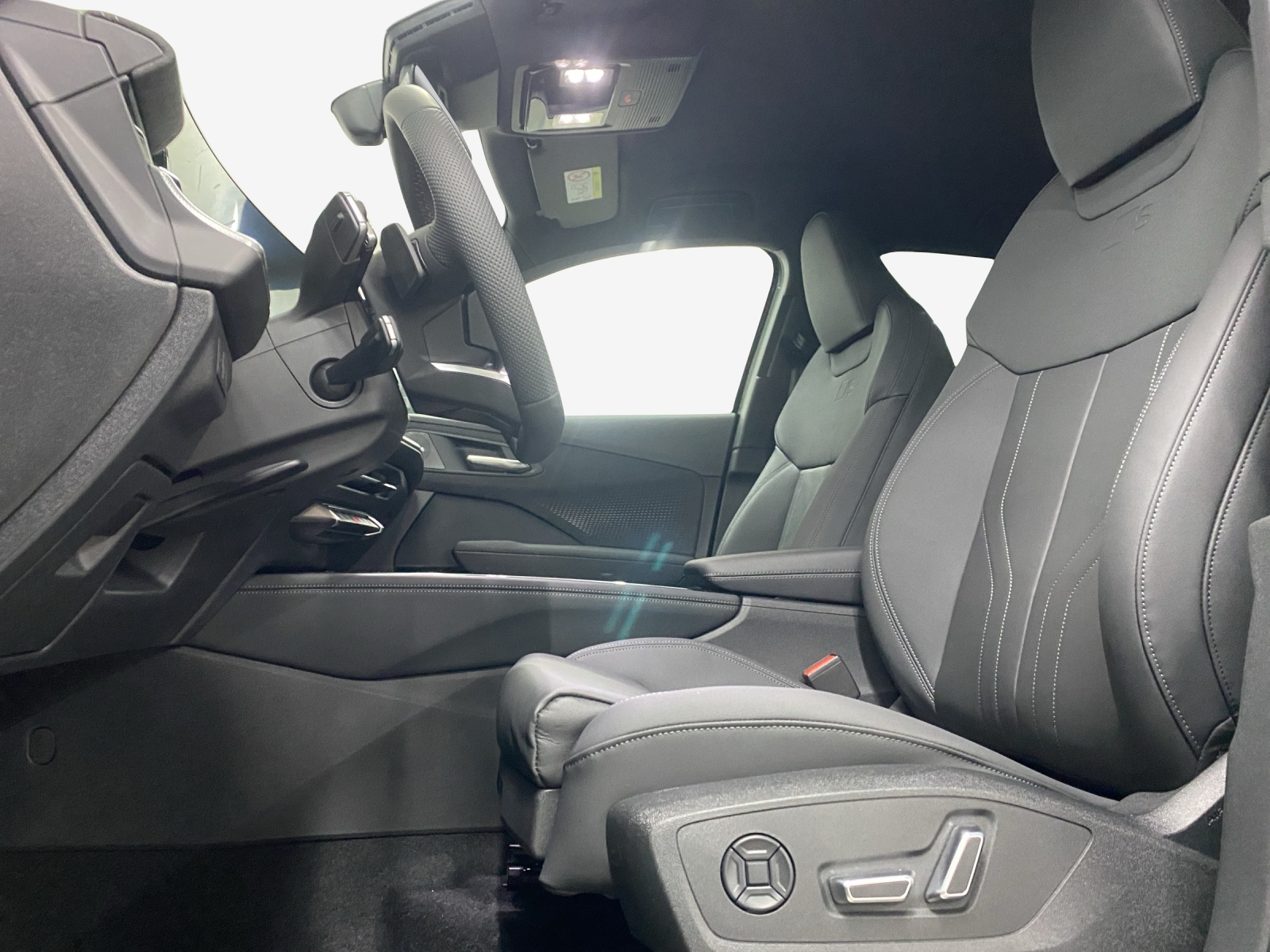 AUDI Q3 SUV 110 kW TFSI S tronic-image-7