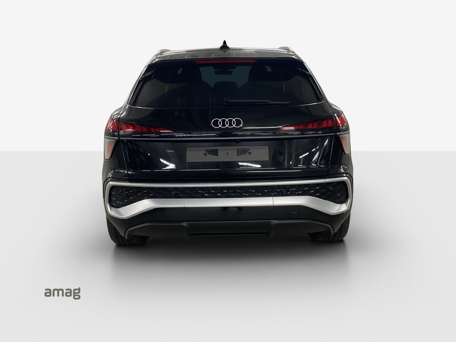 AUDI Q3 SUV 110 kW TFSI S tronic-image-3