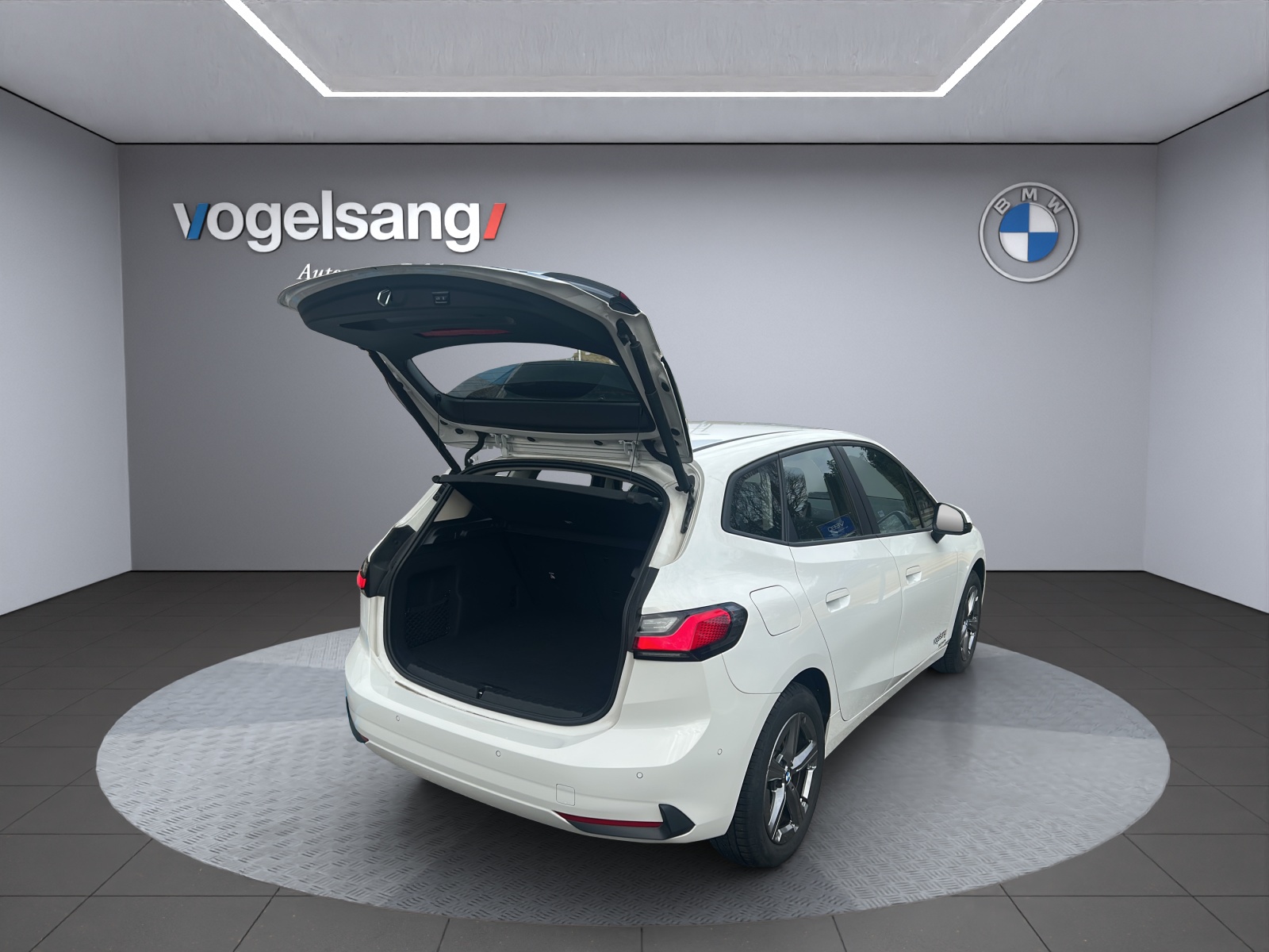 BMW 218d Active Tourer DKG-image-8