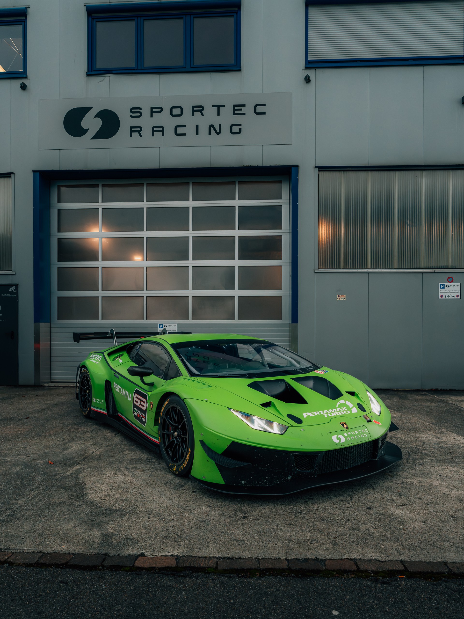 LAMBORGHINI GT3 EVO Rennversion-image-3