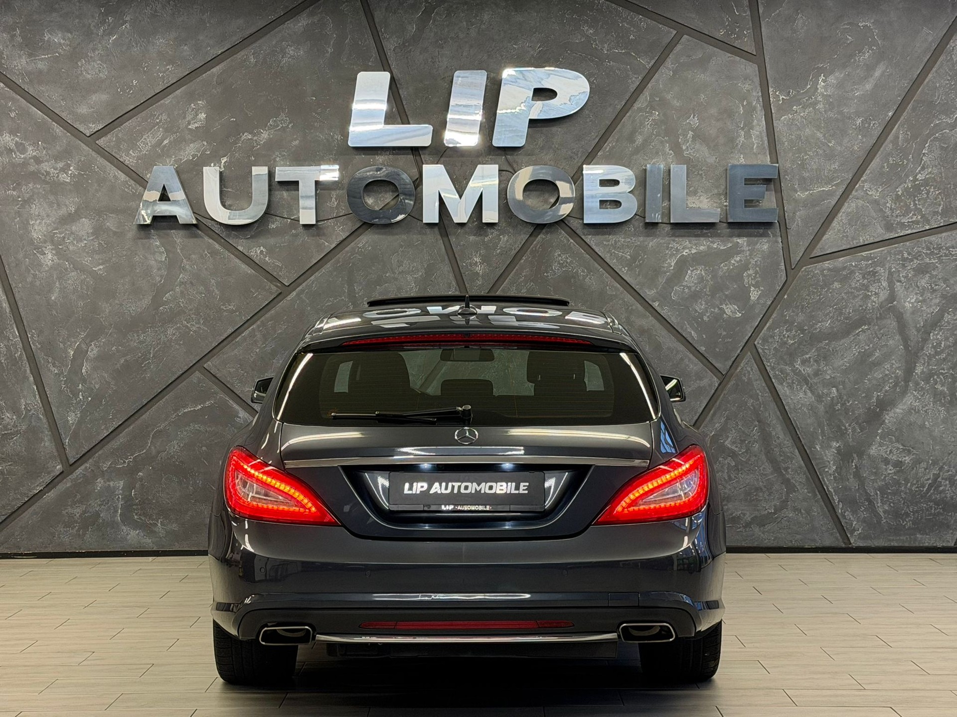 MERCEDES-BENZ CLS Shooting Brake 500 Executive 4Matic 7G-Tronic AMG-Line-image-6