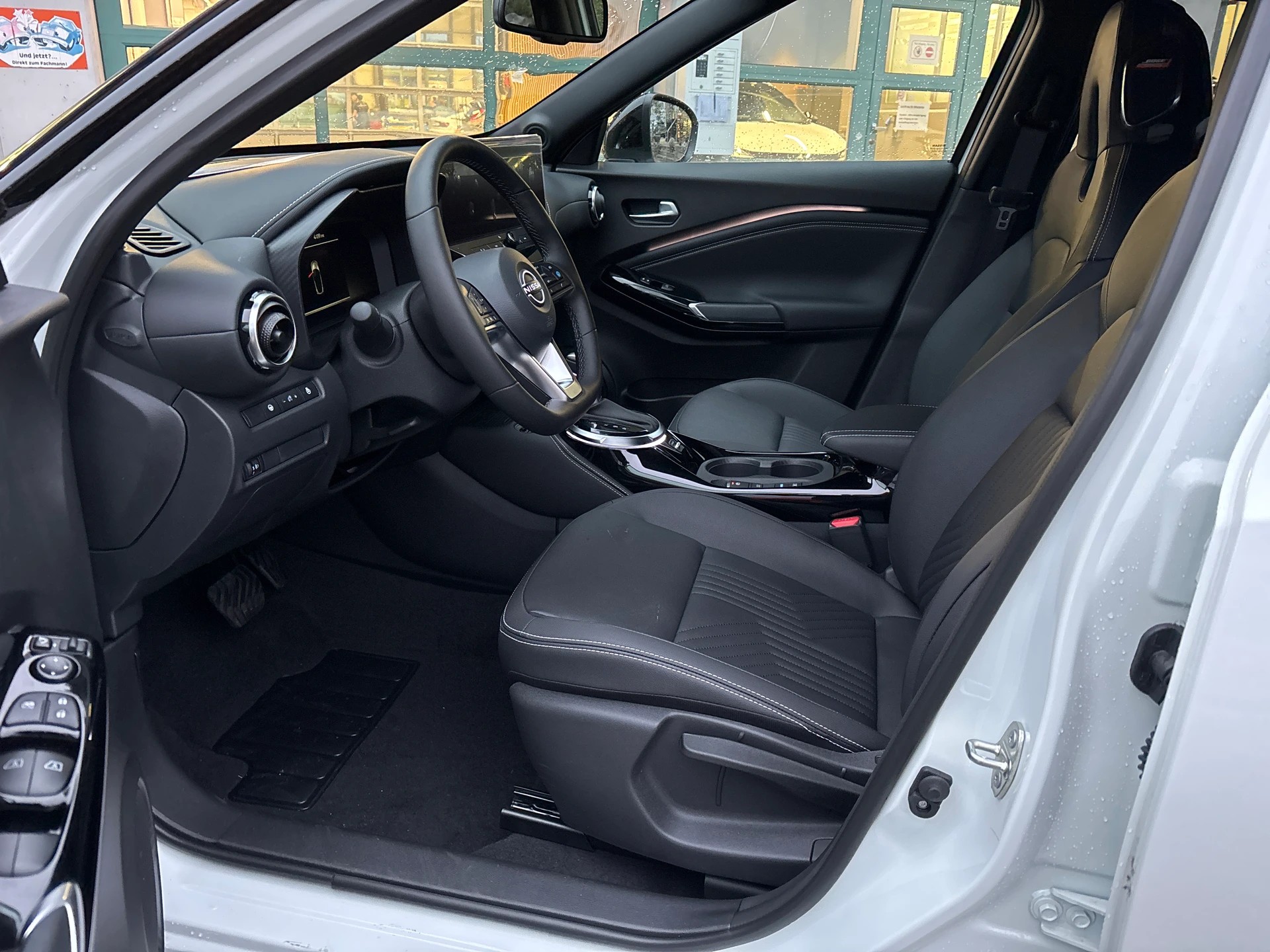 NISSAN Juke 1.6 FHEV Tekna-image-10