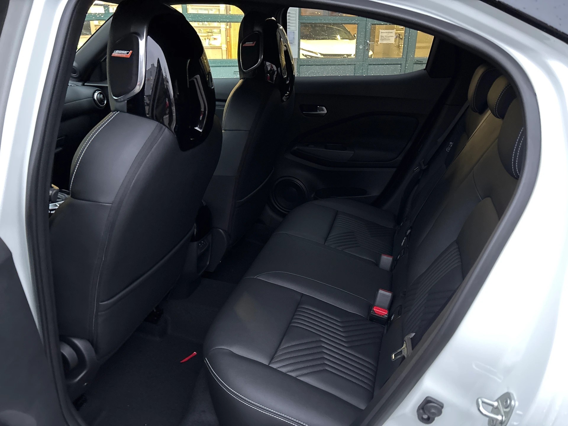 NISSAN Juke 1.6 FHEV Tekna-image-15