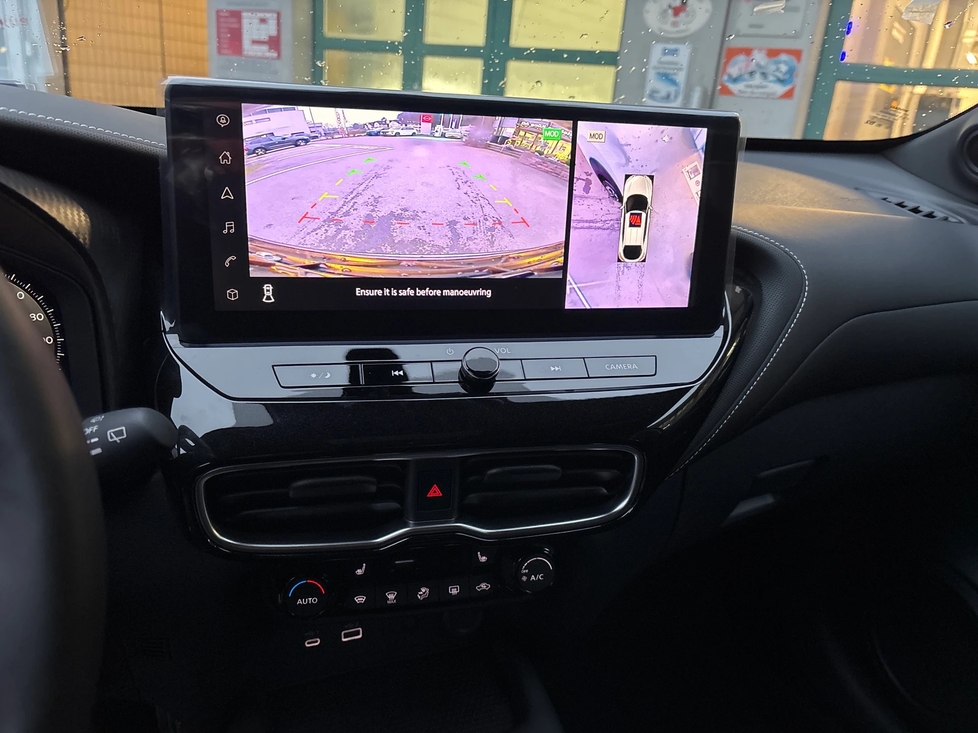 NISSAN Juke 1.6 FHEV Tekna-image-13