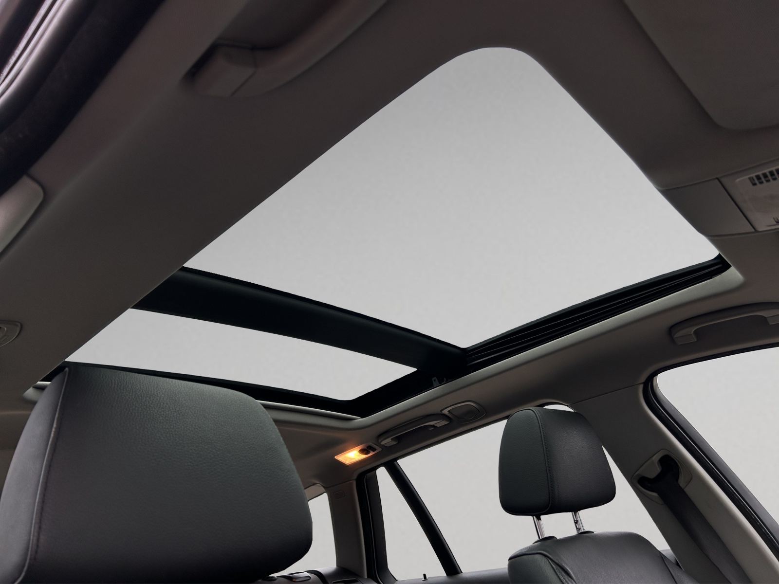 BMW 318i Touring Steptronic-image-14