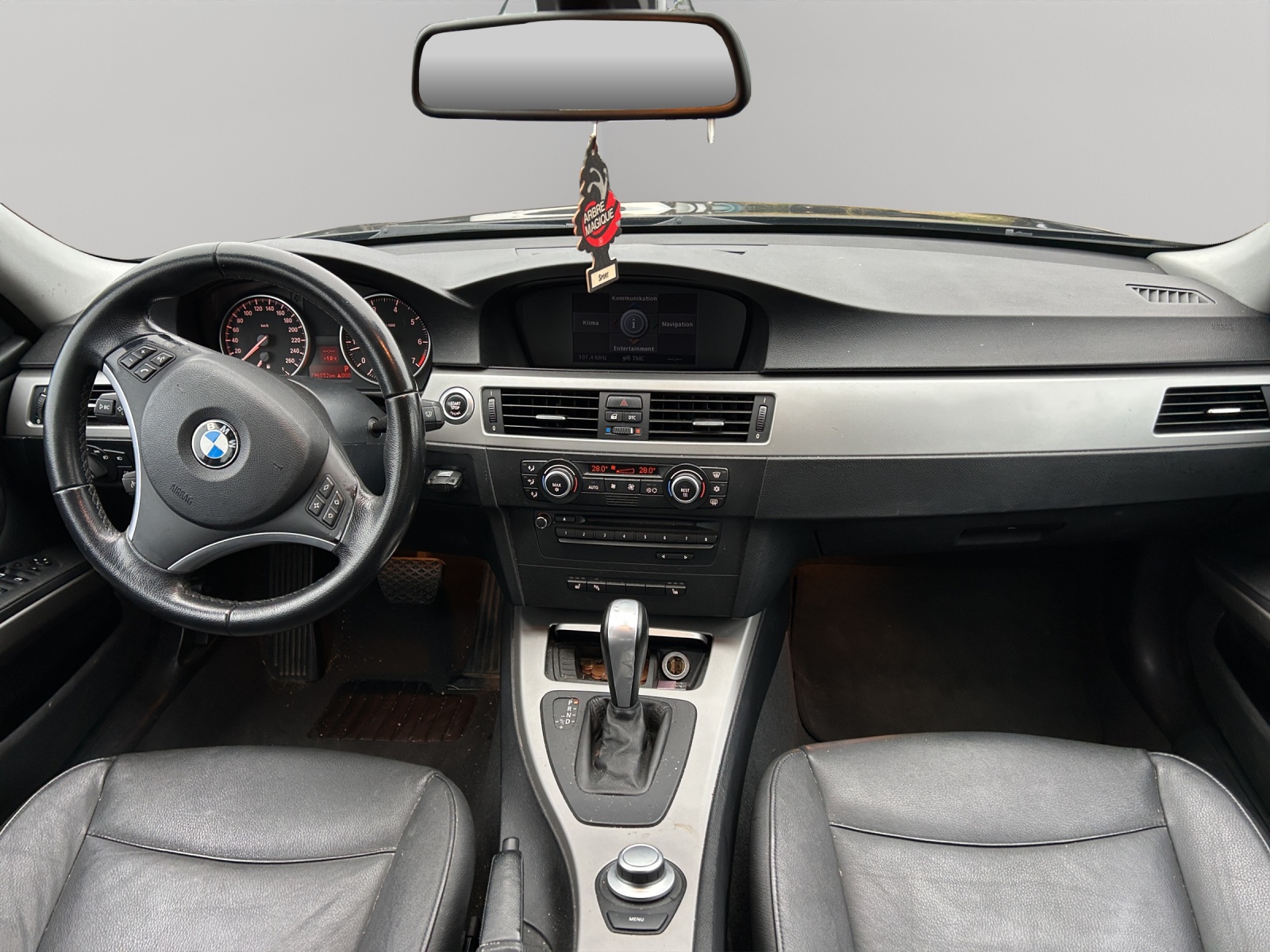 BMW 318i Touring Steptronic-image-6