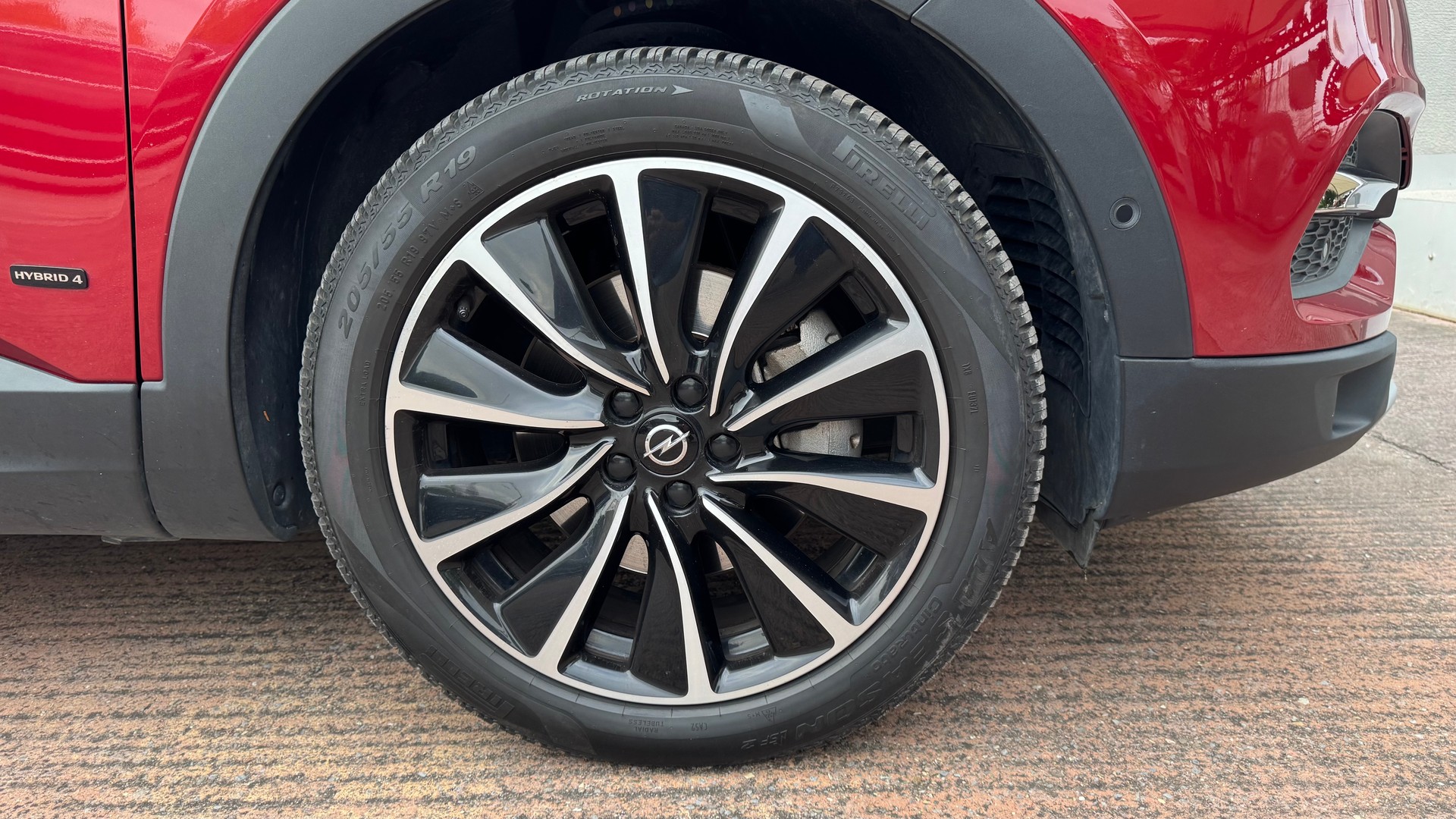 OPEL Grandland X 1.6 Hybrid4 Ultimate Automatik-image-4