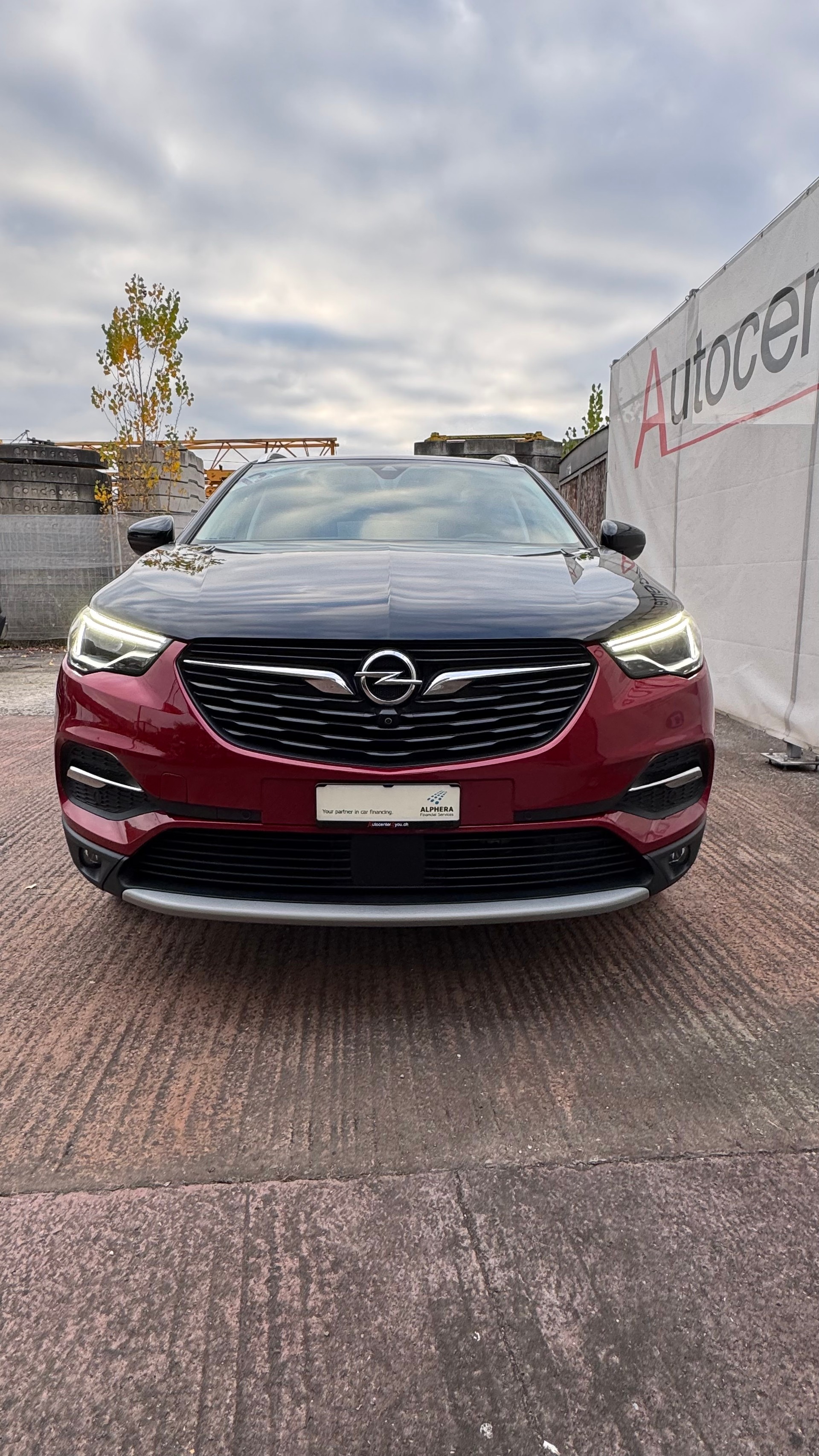 OPEL Grandland X 1.6 Hybrid4 Ultimate Automatik-showroom-element-2