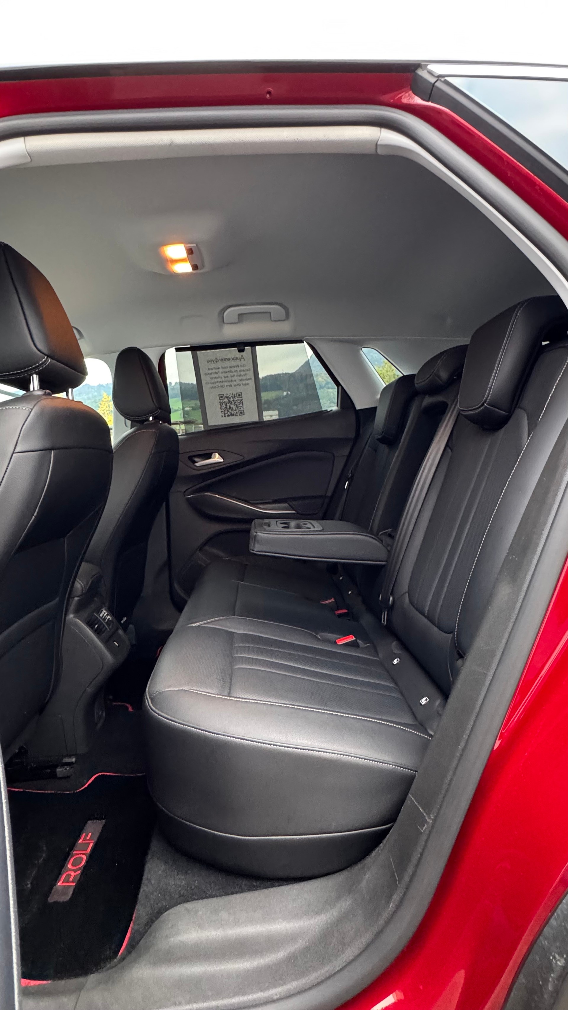 OPEL Grandland X 1.6 Hybrid4 Ultimate Automatik-image-9