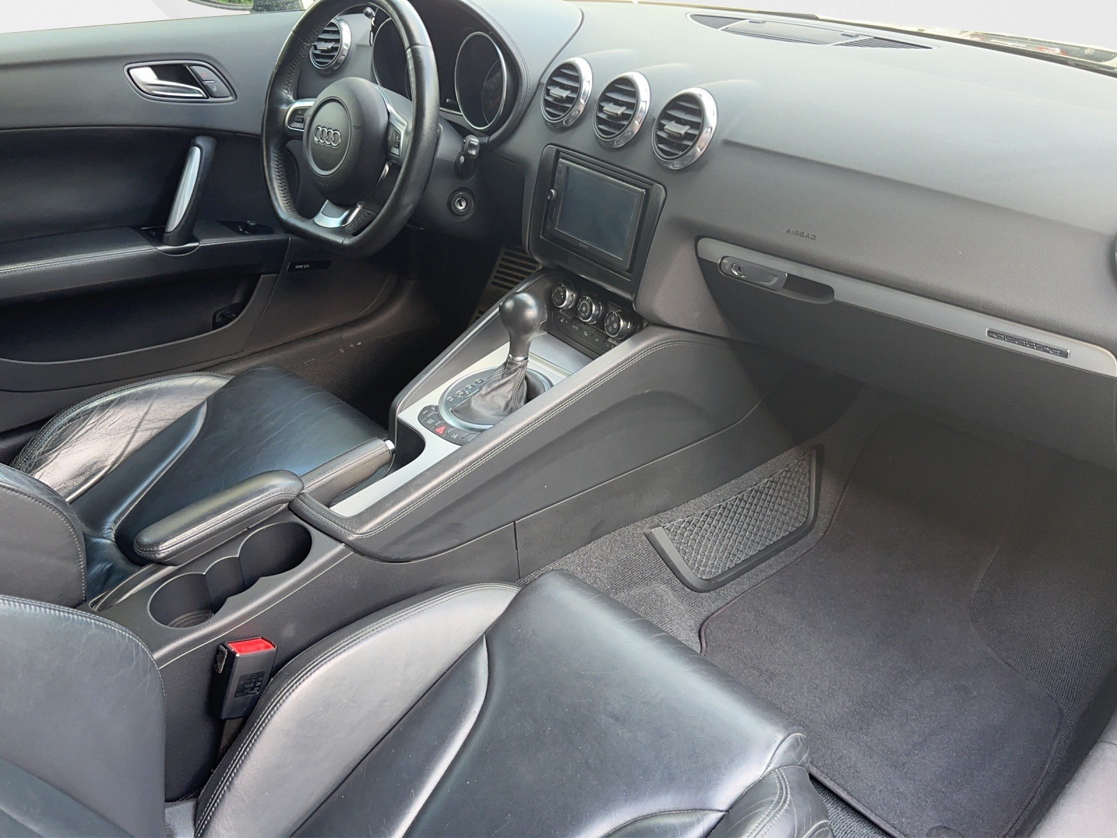 AUDI TT Coupé 3.2 quattro S-LINE-image-10