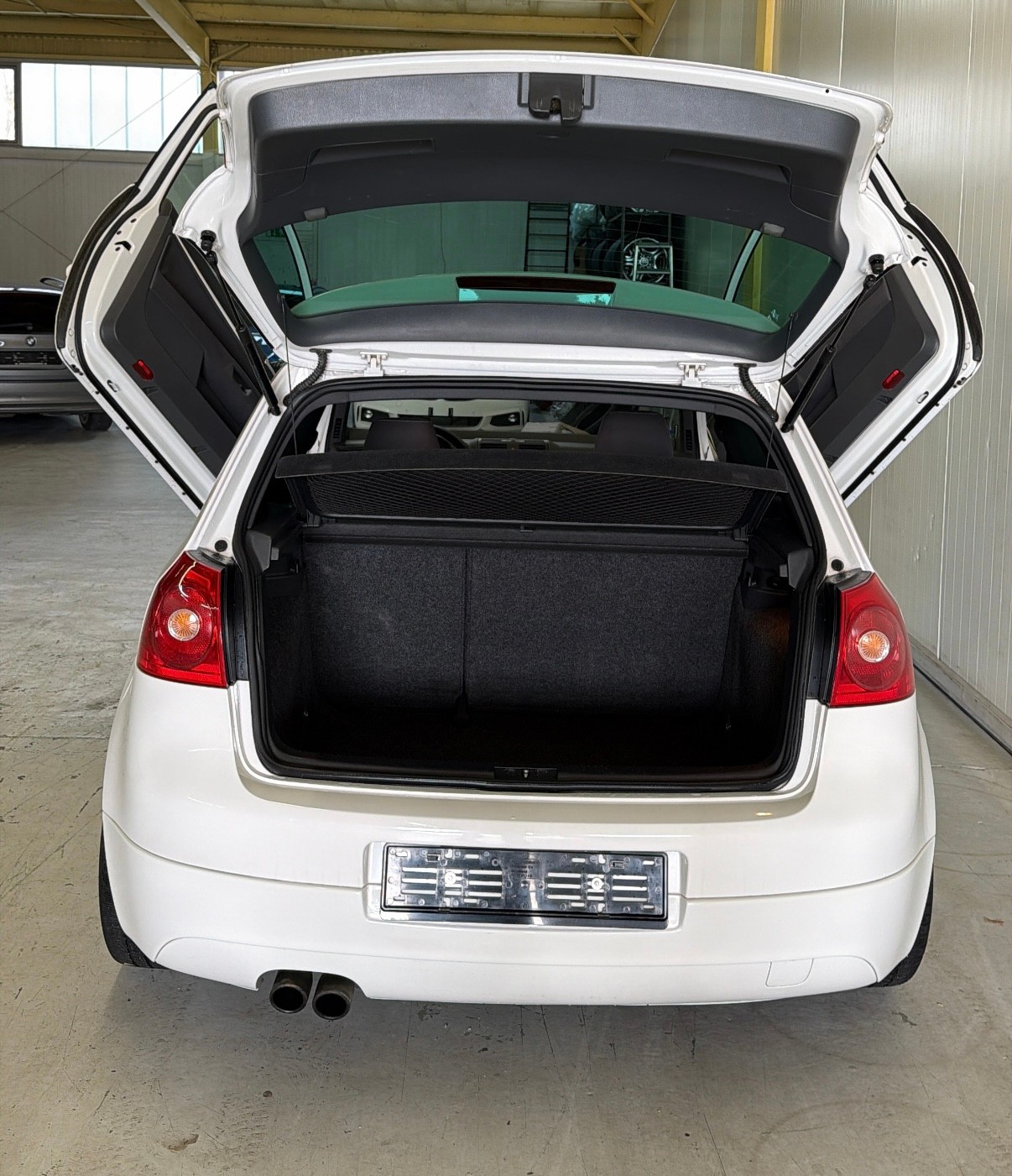VW Golf 2.0 TFSI GTI (Frisch Mfk)-image-10
