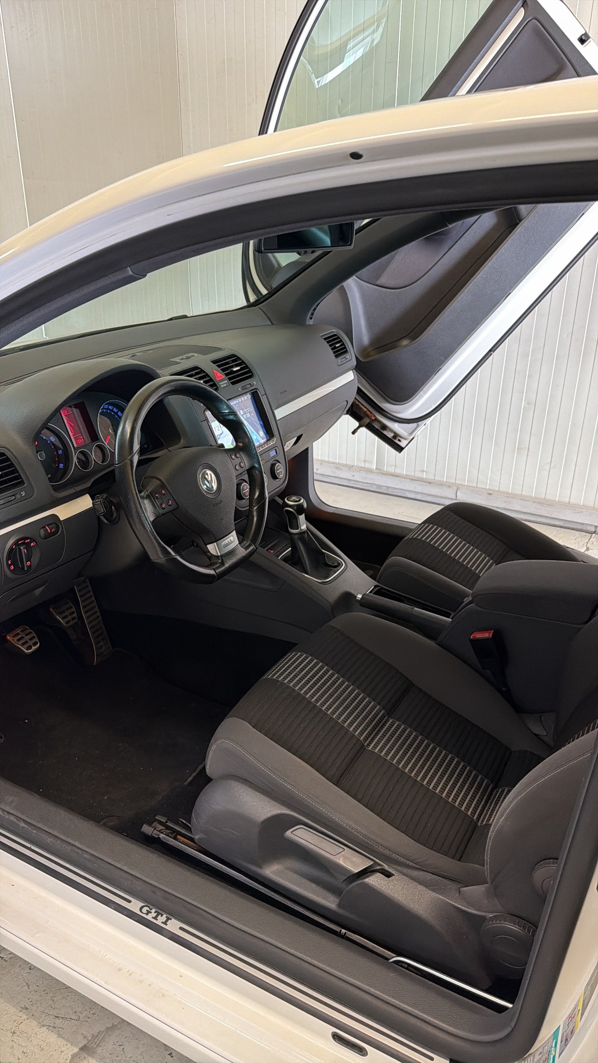 VW Golf 2.0 TFSI GTI (Frisch Mfk)-image-12