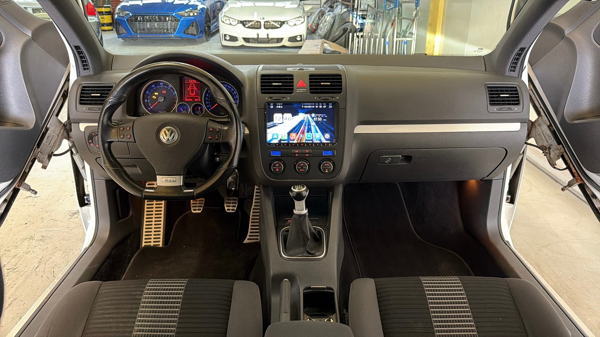 VW Golf 2.0 TFSI GTI (Frisch Mfk)-image-11