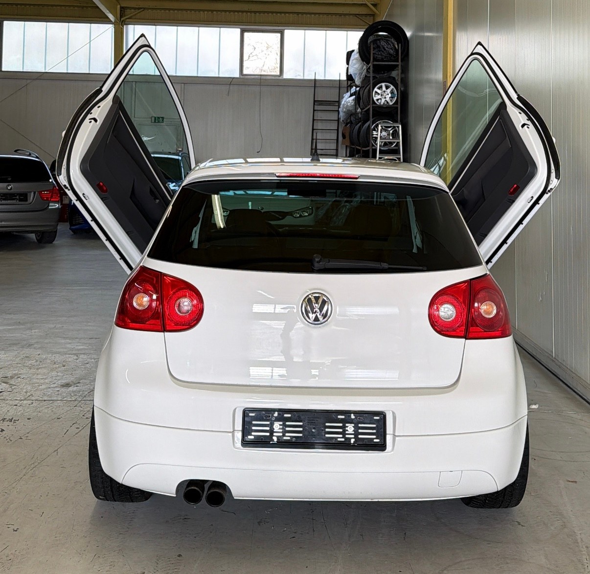 VW Golf 2.0 TFSI GTI (Frisch Mfk)-image-9